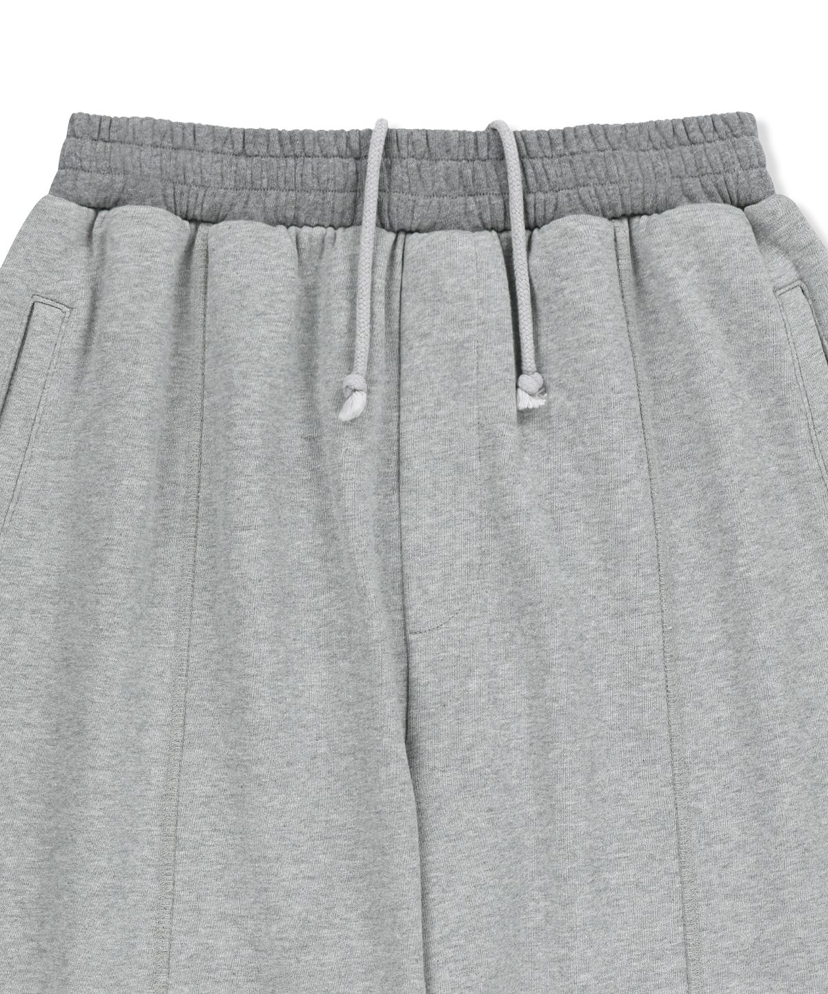 마뗑킴(MATIN KIM) COLORBLOCK CUT SEAM SWEATPANTS IN GREY