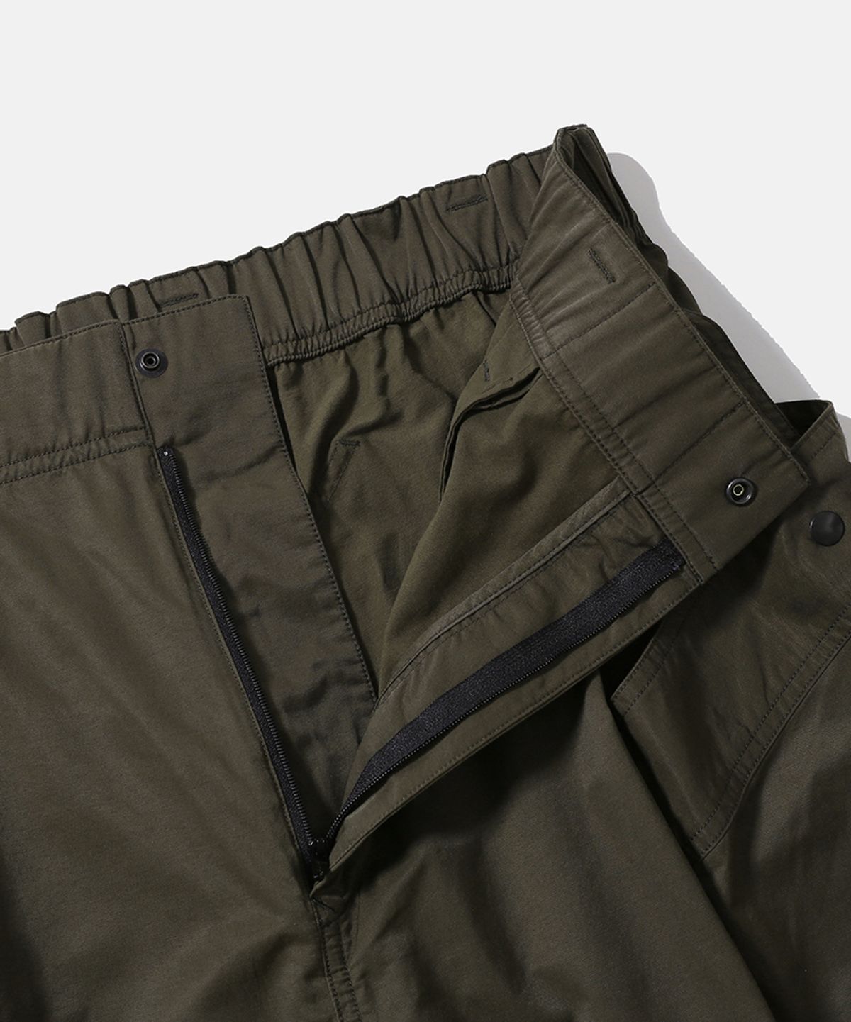 모이프(MOIF) [AW26] ROOMY POCKET PANTS / OLIVE