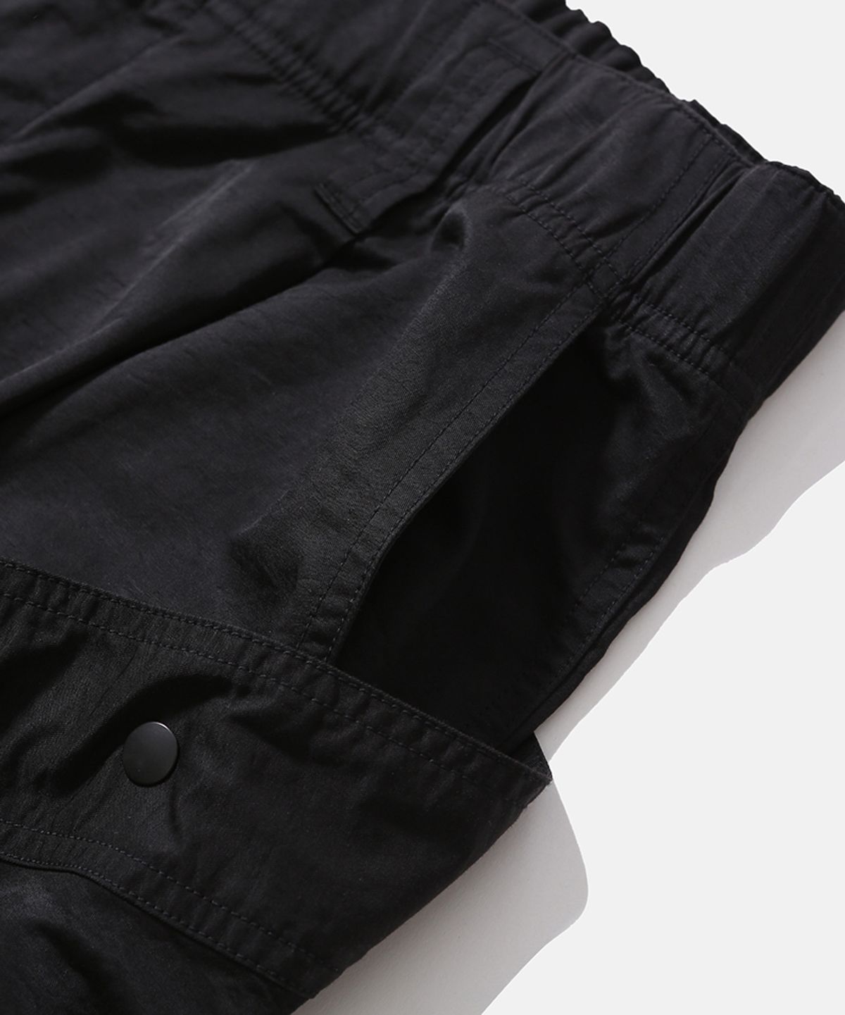 모이프(MOIF) [AW26] ROOMY POCKET PANTS / BLACK