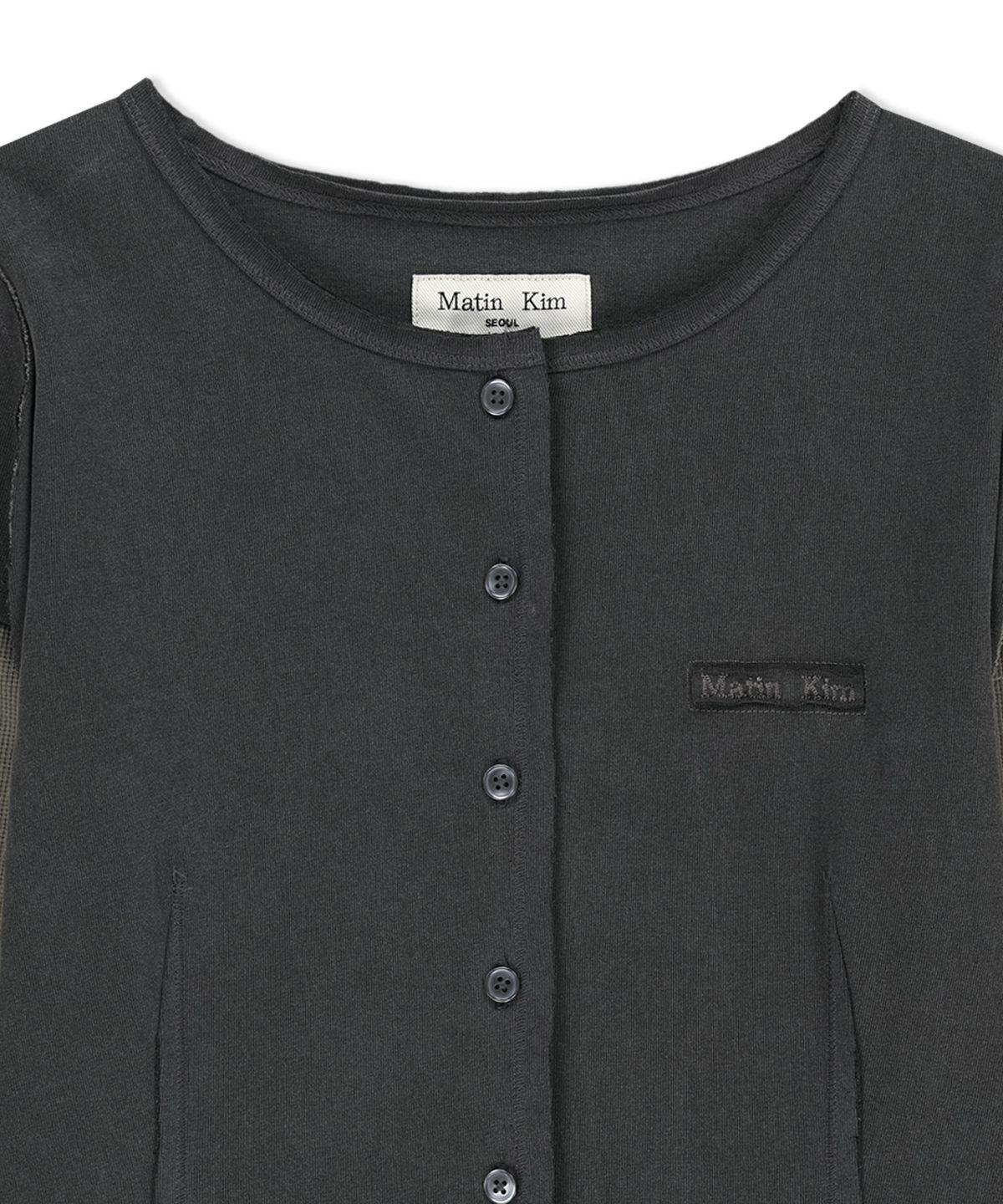마뗑킴(MATIN KIM) FADED COLOR BLOCK LAYERED BUTTON TOP IN CHARCOAL