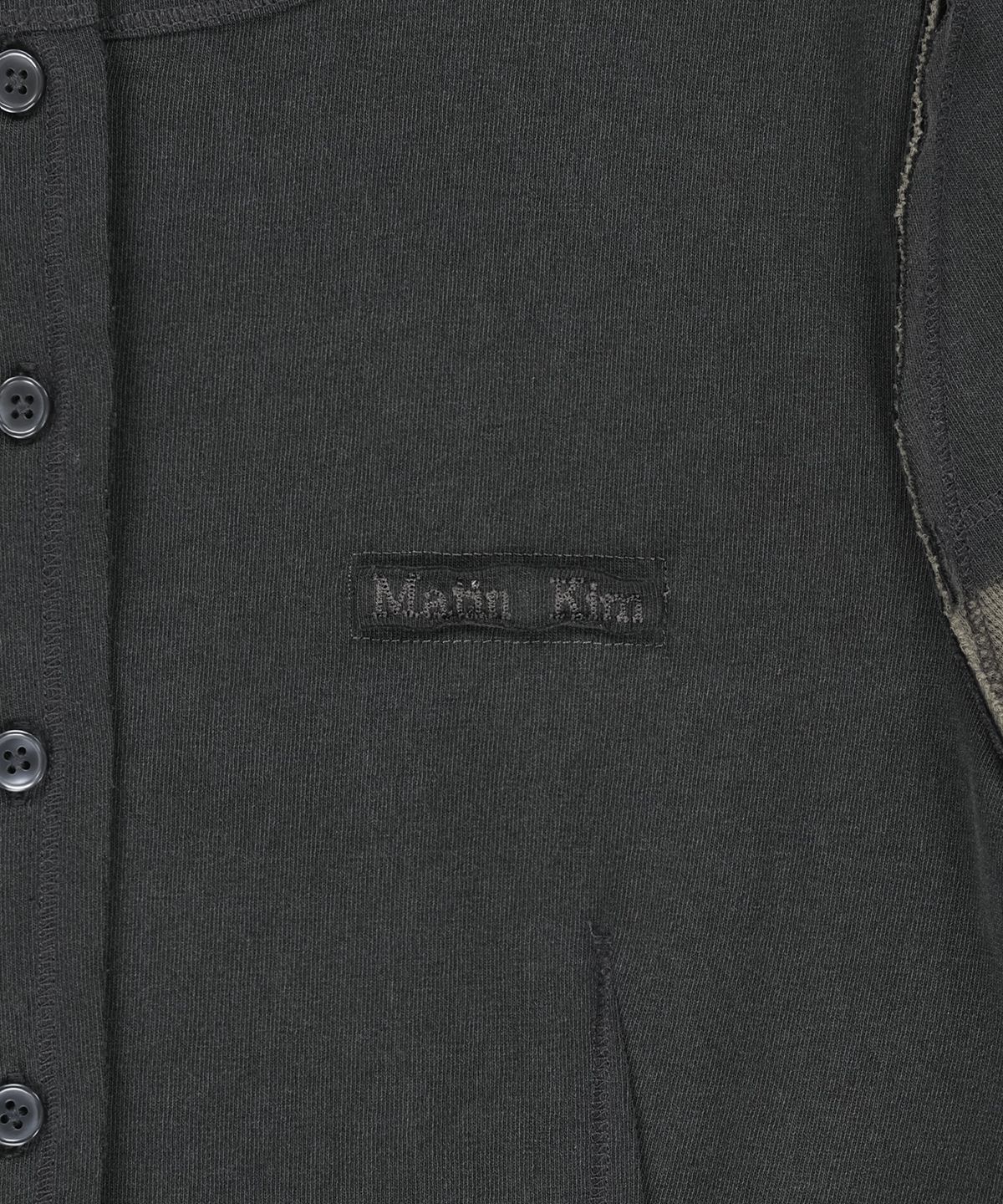 마뗑킴(MATIN KIM) FADED COLOR BLOCK LAYERED BUTTON TOP IN CHARCOAL