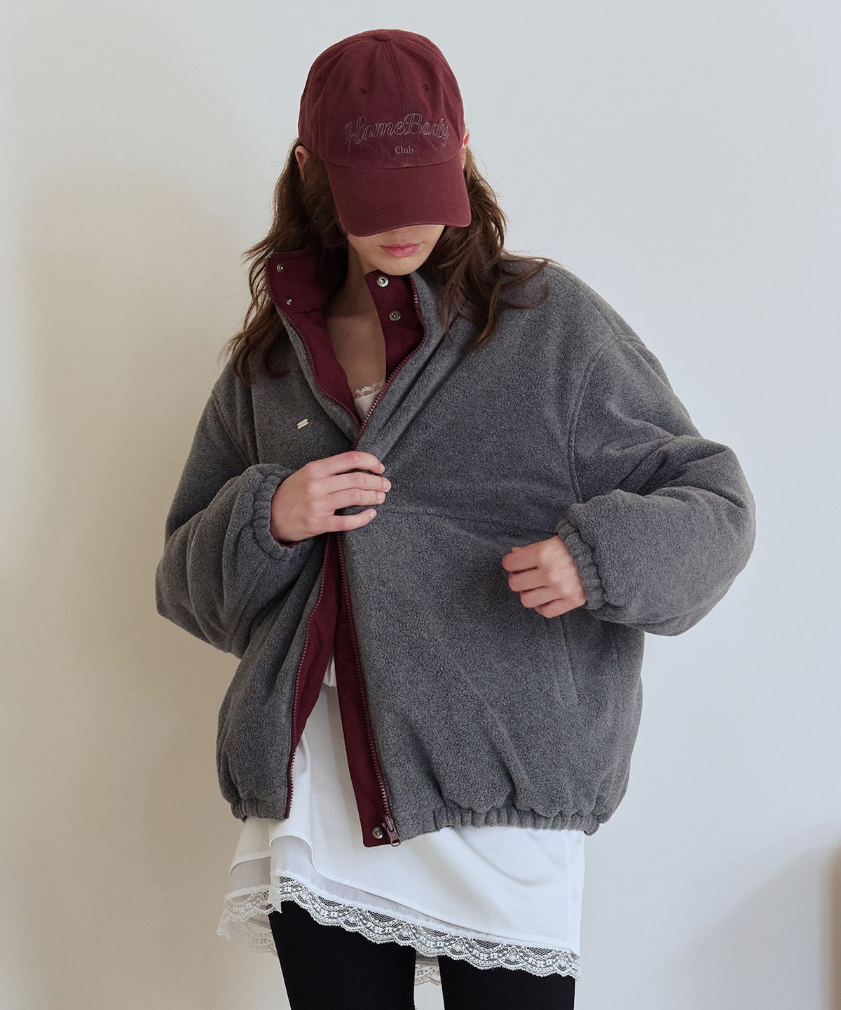 애프터아워즈(AFTERHOURS) REVERSIBLE PADDED JUMPER (PLUM-CHARCOAL)
