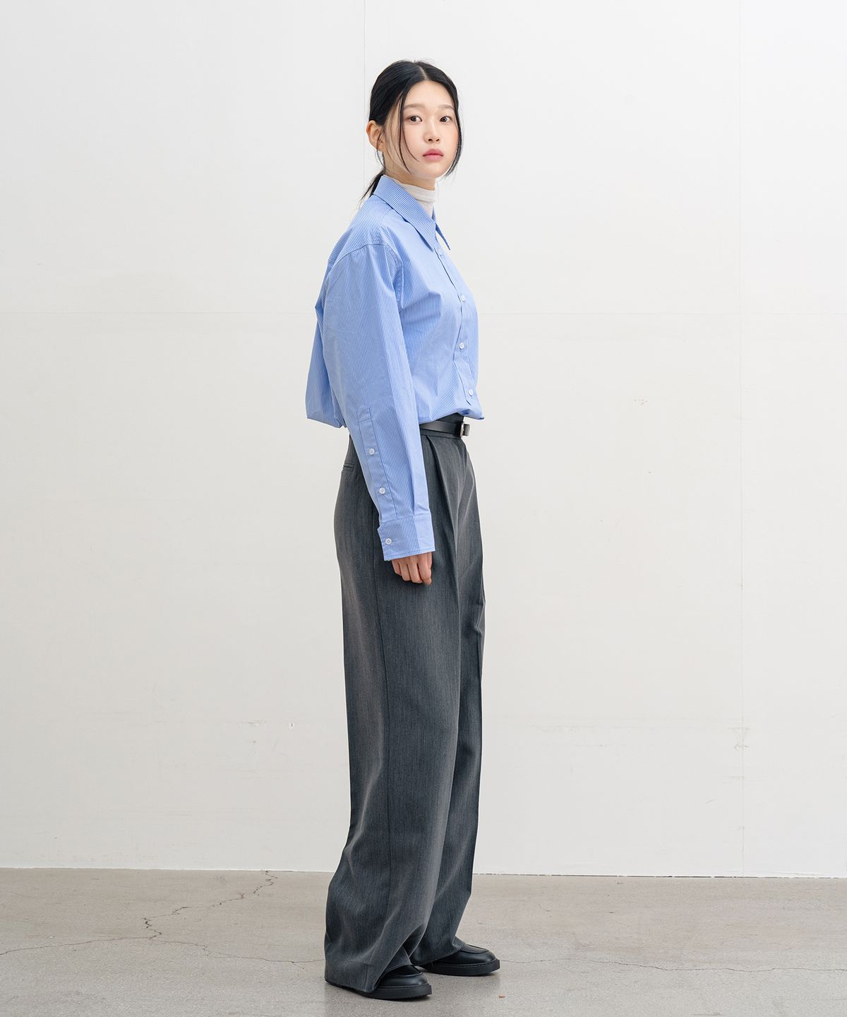 클루니(CLUNY) Refined Stripe Shirt - Sora