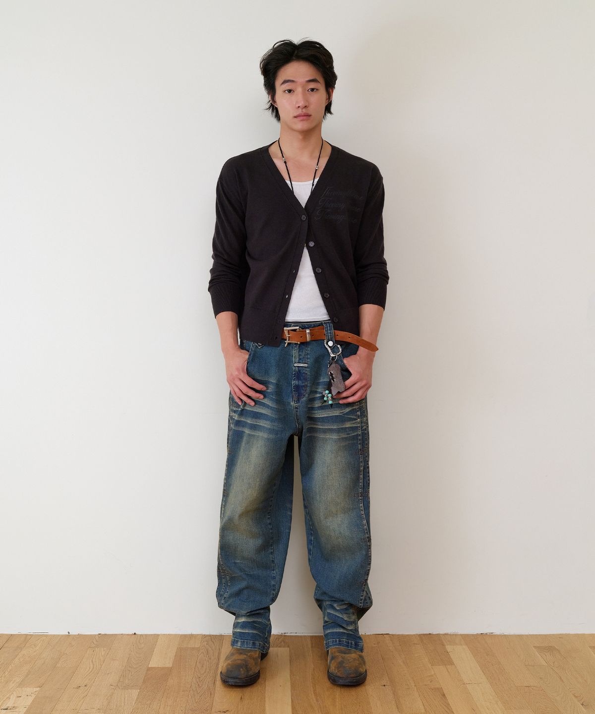 더바이닐하우스(THEVINYLHOUSE) PLEATED LINE DENIM PANTS BLUE
