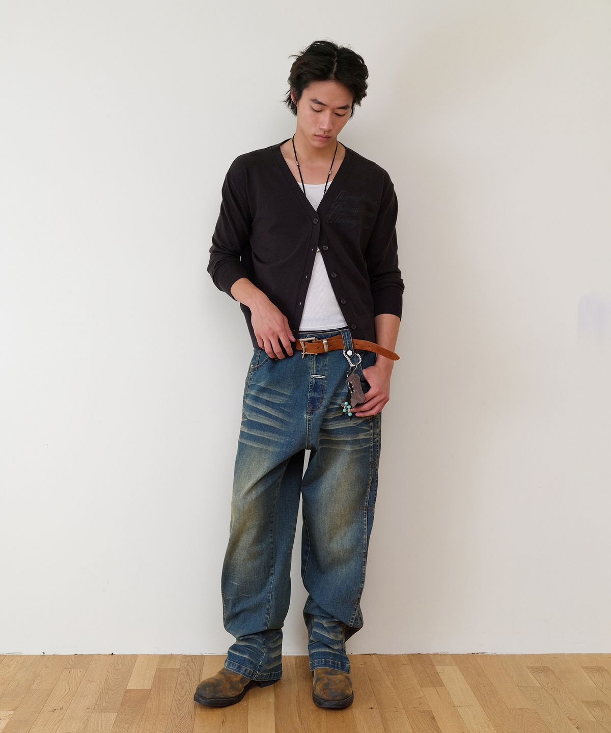 더바이닐하우스(THEVINYLHOUSE) PLEATED LINE DENIM PANTS BLUE