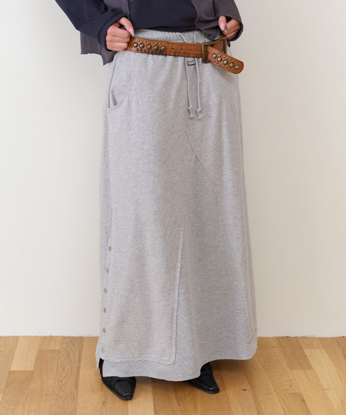 더바이닐하우스(THEVINYLHOUSE) MULTI LAYER SWEATSKIRT(W) GREY