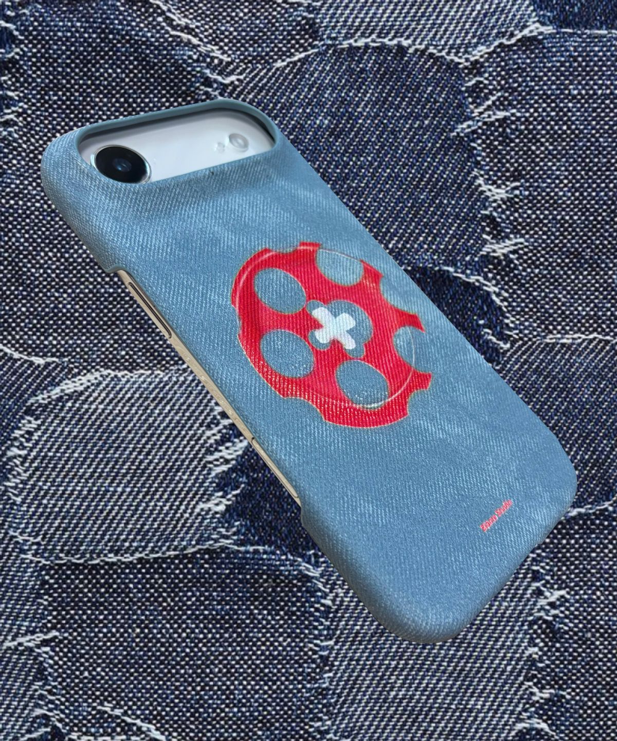 블레임 스튜디오(BLAMESTUDIO) vintage button MagSafe Washed Denim Case