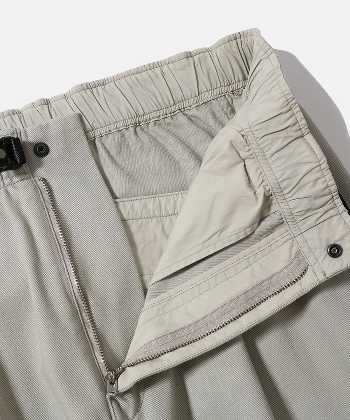 모이프(MOIF) [AW26] COMFY OFFICER CHINO PANTS / OAT MILK