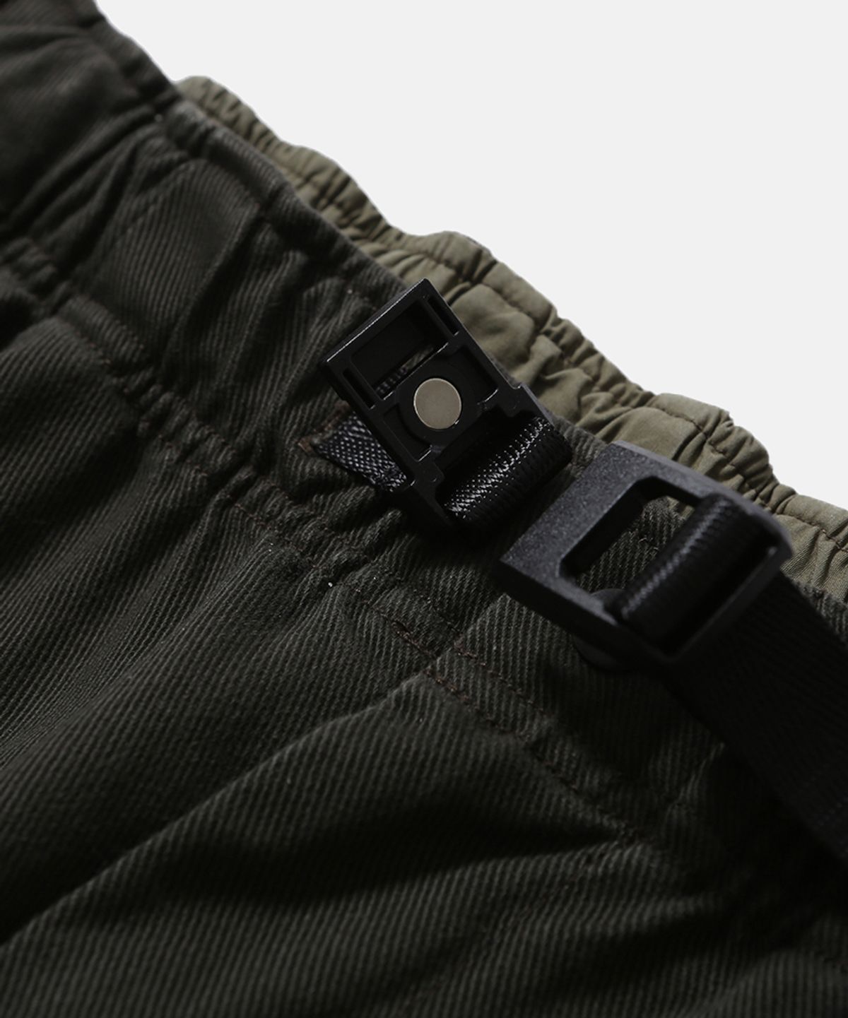 모이프(MOIF) [AW26] COMFY OFFICER CHINO PANTS / FOREST NIGHT