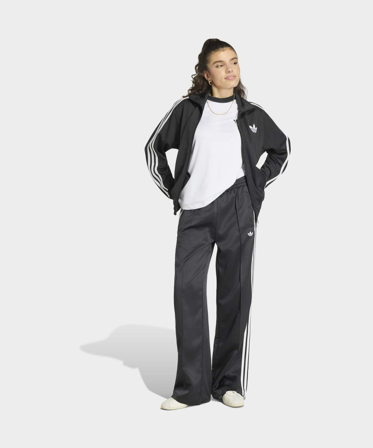 아디다스(ADIDAS) 새틴 SST 루즈 트랙 팬츠 - 블랙:화이트 / KS9372