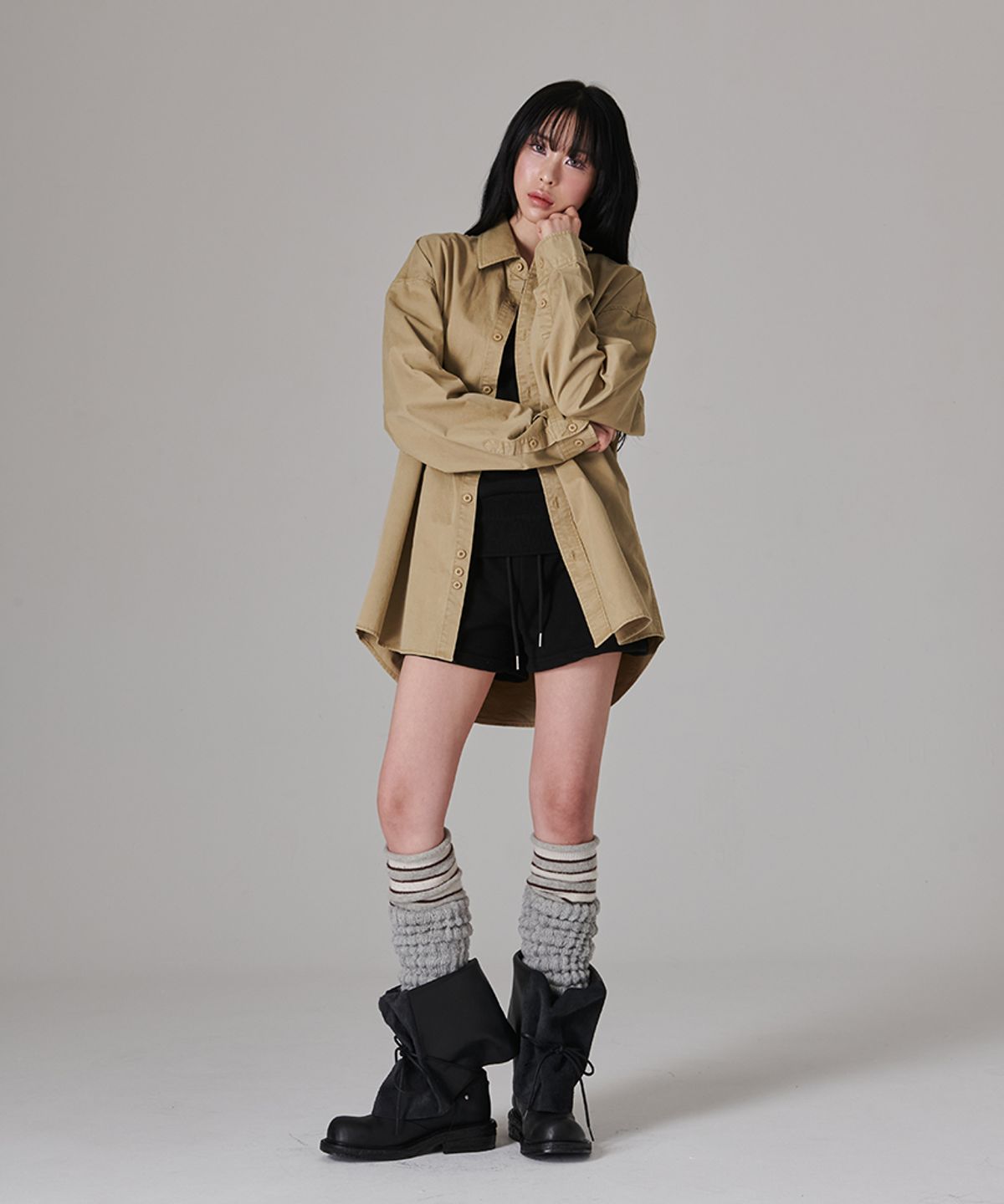 이스케이프프롬(ESCAPEFROM) 이지 라인 오버핏 피그먼트 셔츠 베이지