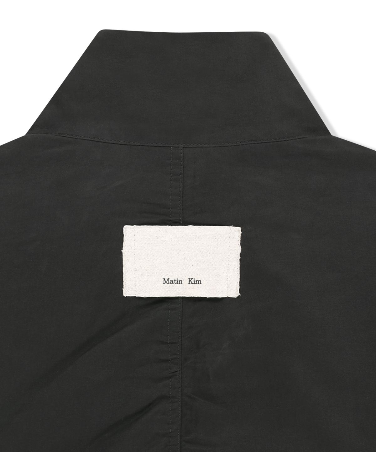 마뗑킴(MATIN KIM) BUCKLE HIGH NECK UTILITY JUMPER IN CHARCOAL