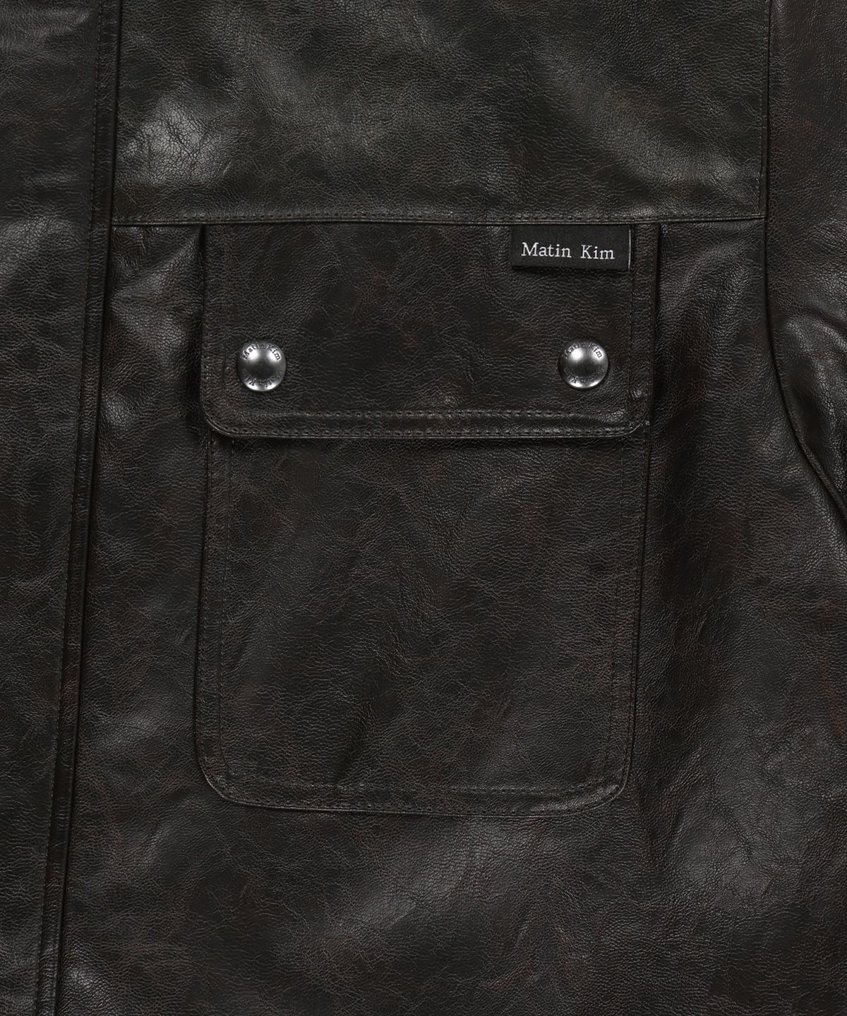 마뗑킴(MATIN KIM) FAUX LEATHER SAFARI JACKET IN BROWN