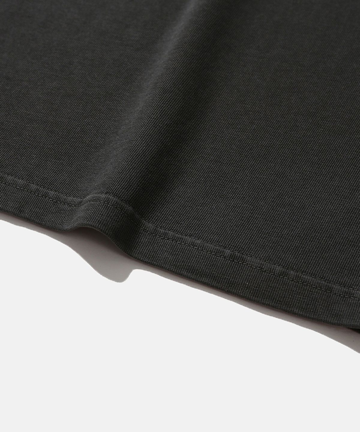 모이프(MOIF) [AW26] GARMENT DYED L/S TEE / DYED CHARCOAL