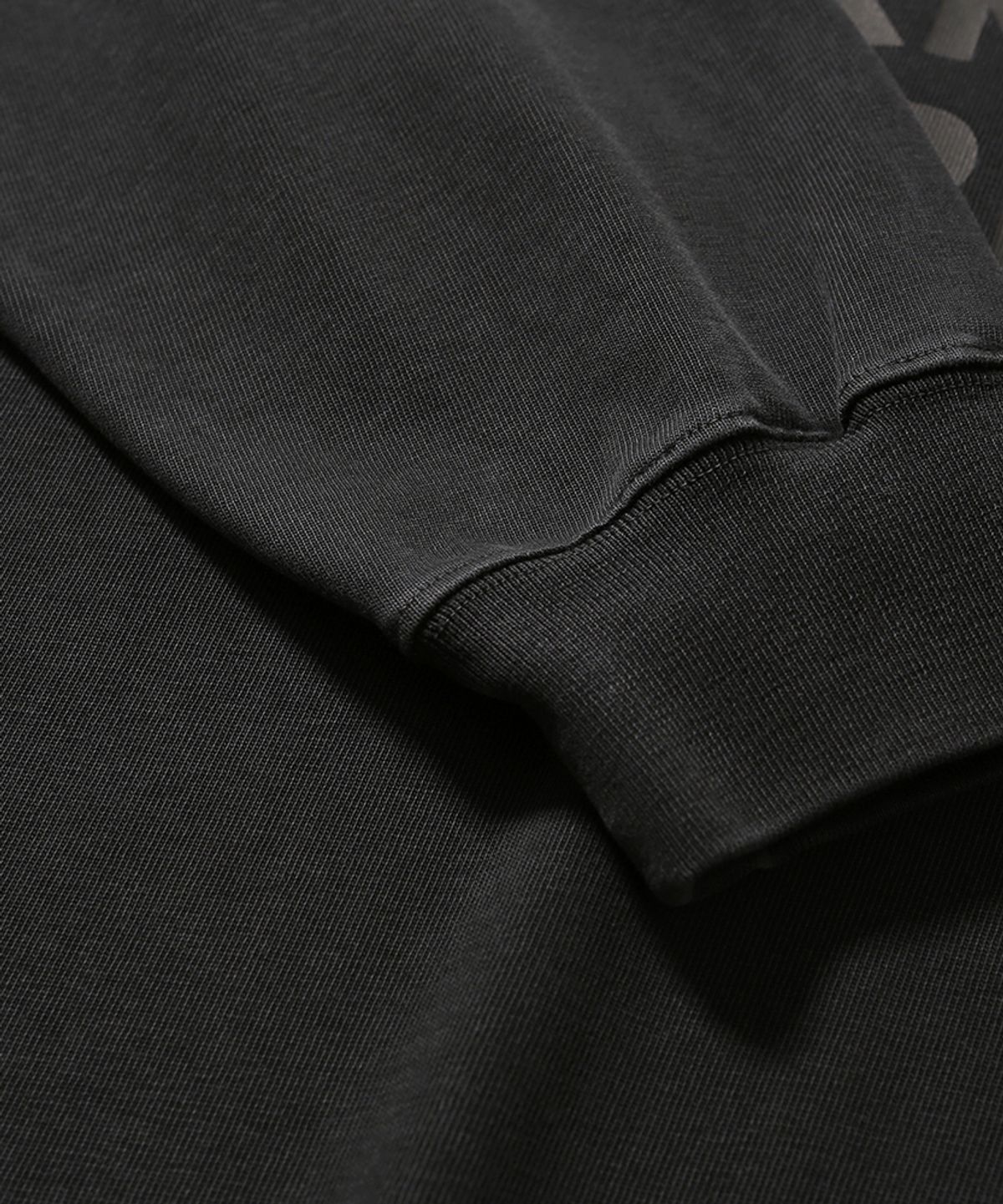 모이프(MOIF) [AW26] GARMENT DYED L/S TEE / DYED CHARCOAL