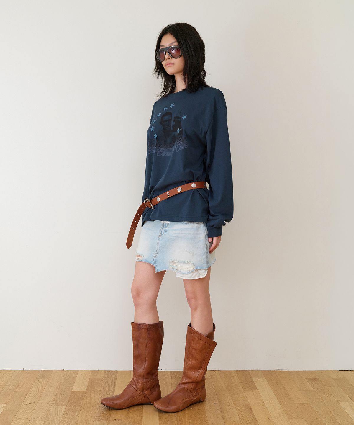더바이닐하우스(THEVINYLHOUSE) UNBALANCE MICRO DENIM SKIRT (W) LIGHT BLUE