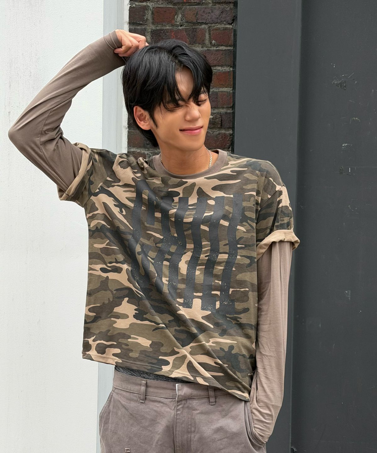 아모우(AMOU) CHILL layered T-shirt BEIGE