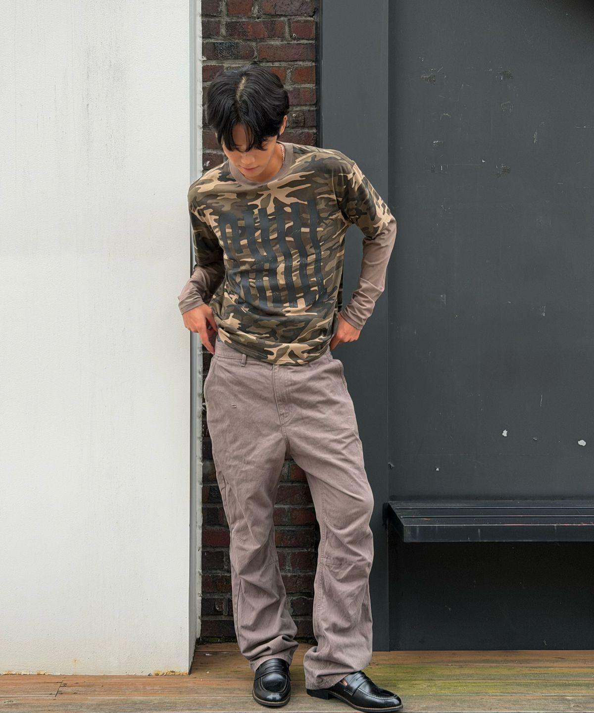 아모우(AMOU) CHILL layered T-shirt BEIGE