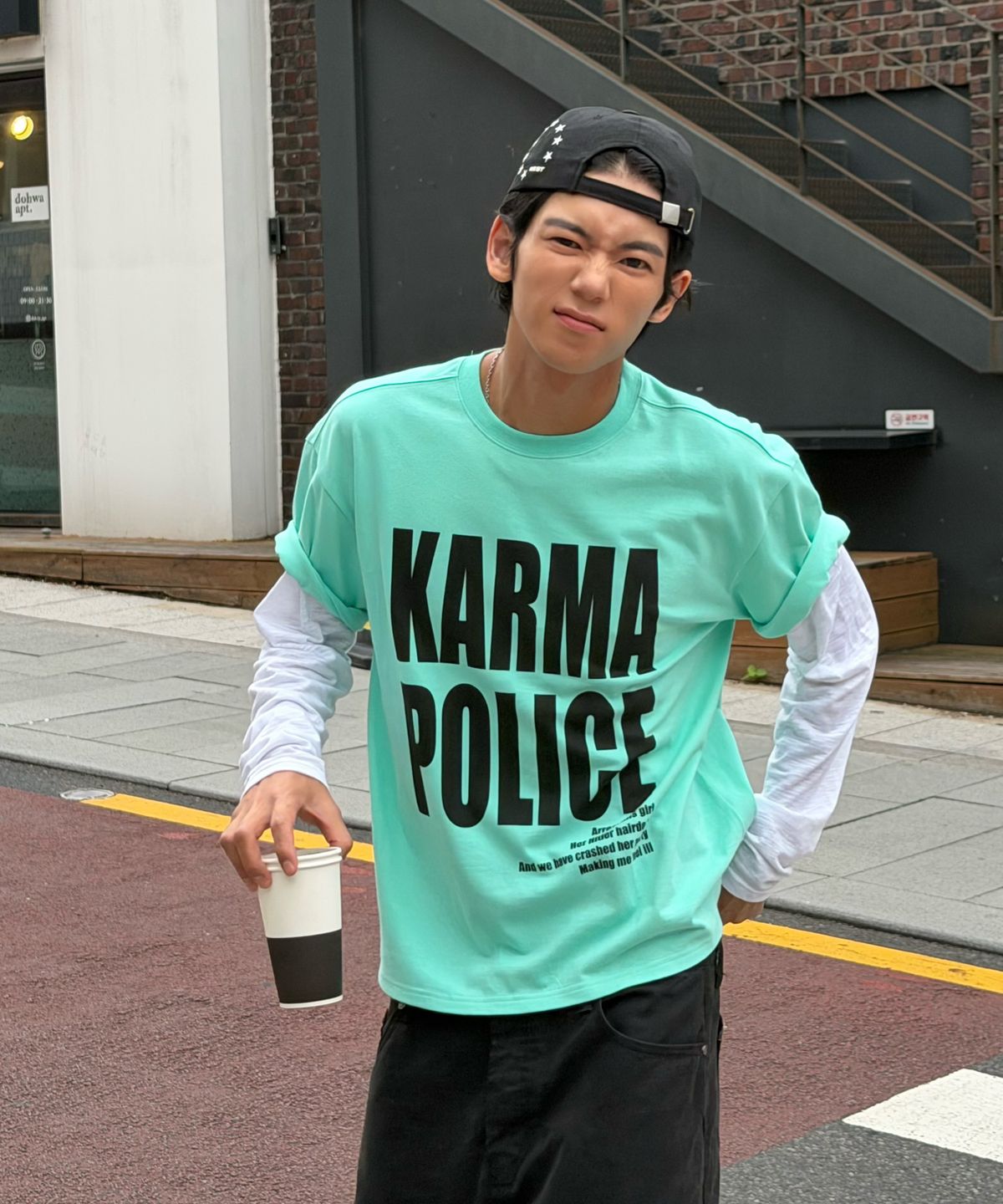 아모우(AMOU) KARMA POLICE layered T-shirt MINT