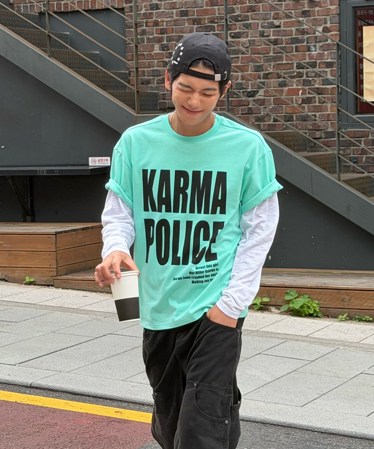 아모우(AMOU) KARMA POLICE layered T-shirt MINT
