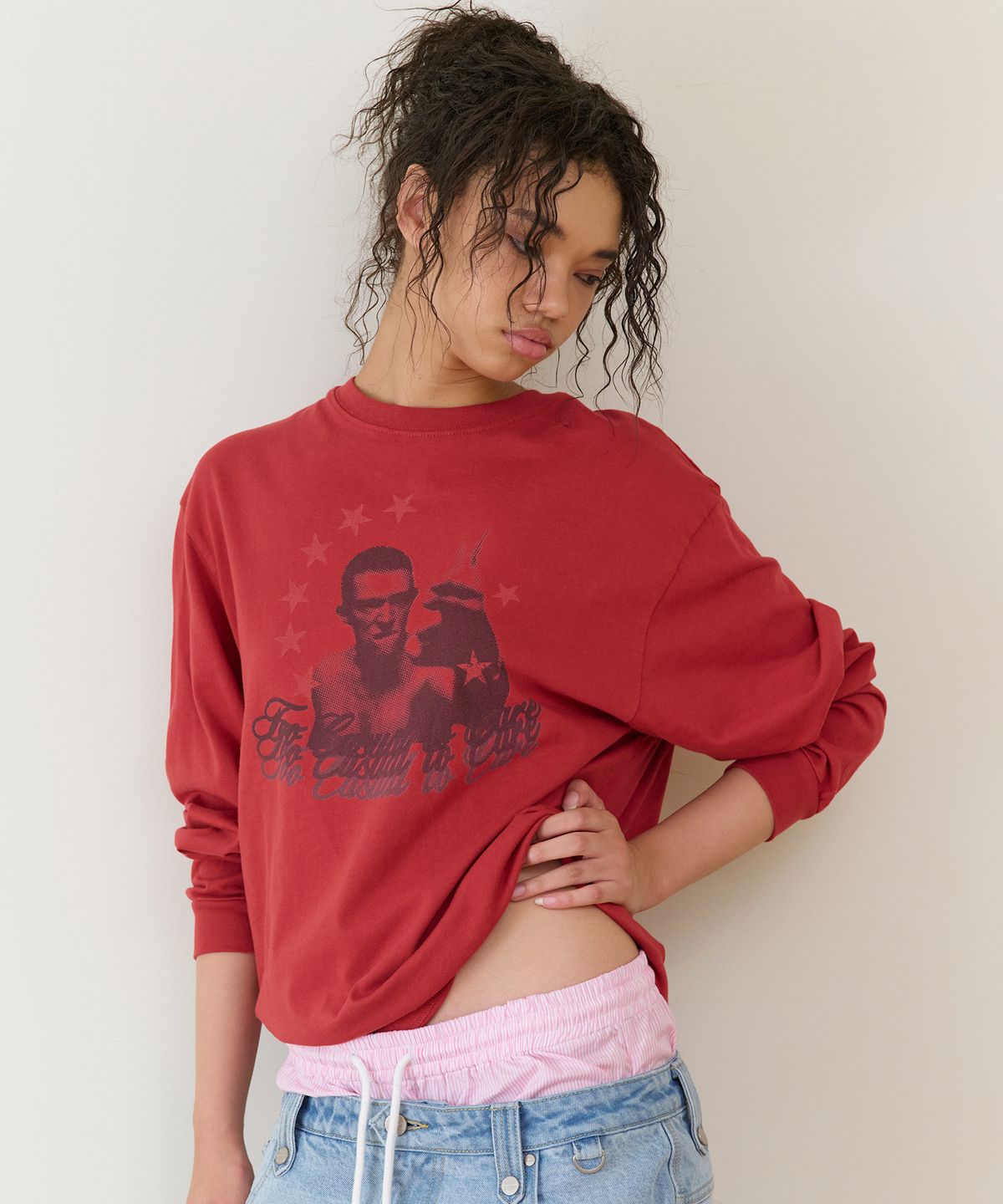 더바이닐하우스(THEVINYLHOUSE) TOO CASUAL LS TEE RED