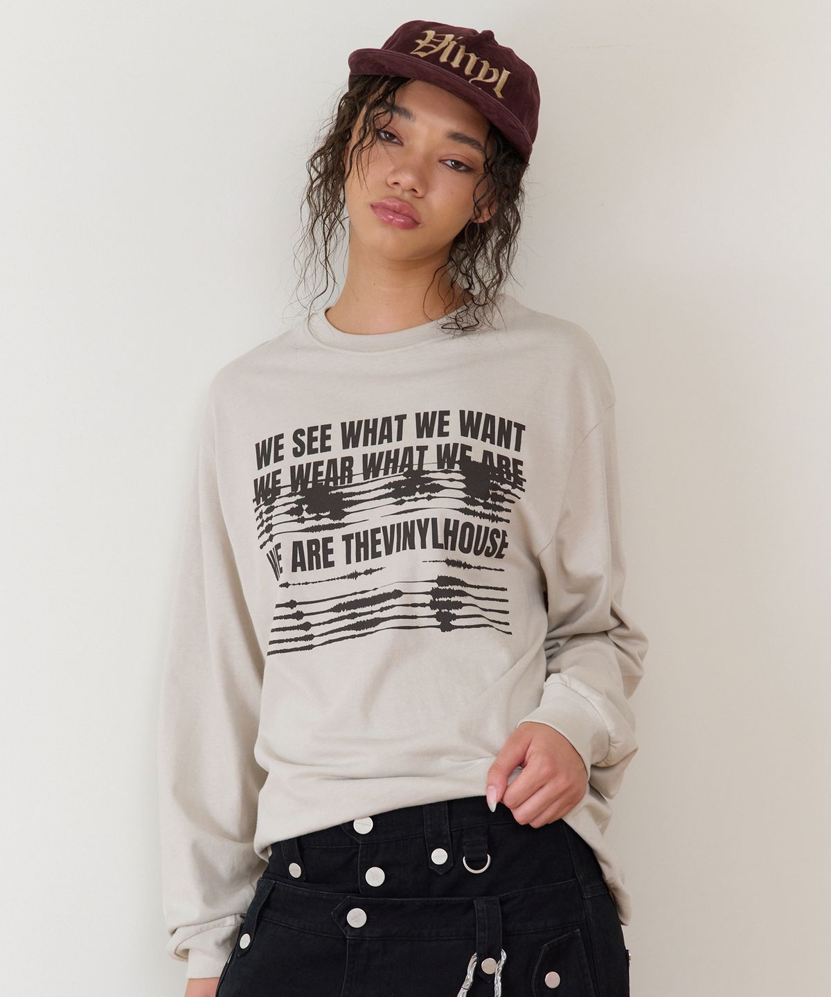 더바이닐하우스(THEVINYLHOUSE) WE ARE LS TEE BEIGE