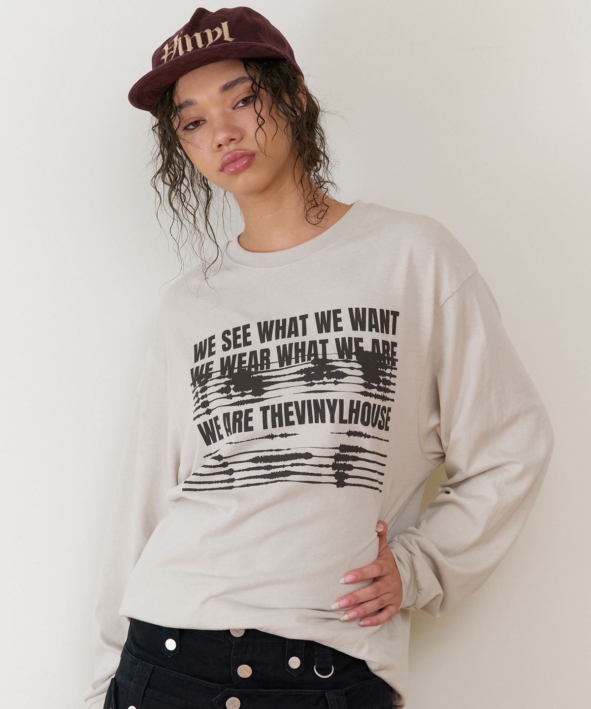 더바이닐하우스(THEVINYLHOUSE) WE ARE LS TEE BEIGE