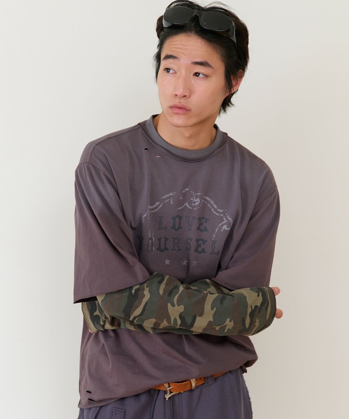 더바이닐하우스(THEVINYLHOUSE) YOURSELF LAYERED LS TEE CHARCOAL