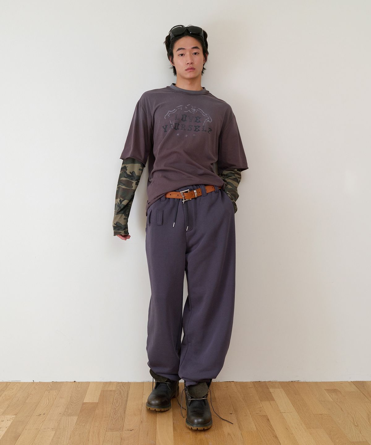 더바이닐하우스(THEVINYLHOUSE) YOURSELF LAYERED LS TEE CHARCOAL