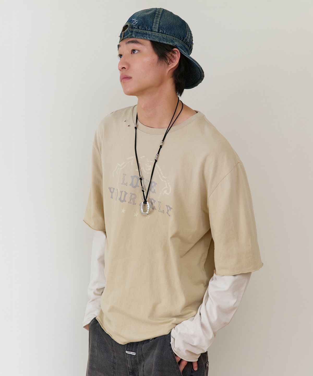 더바이닐하우스(THEVINYLHOUSE) YOURSELF LAYERED LS TEE SAND