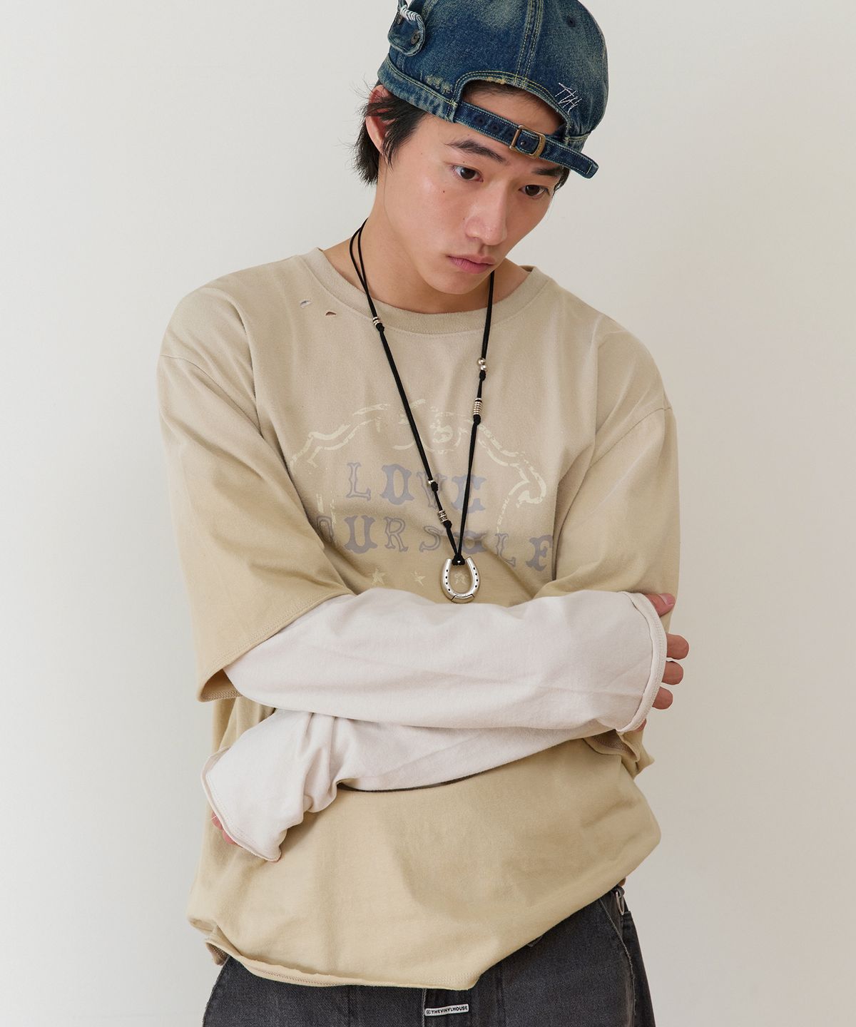 더바이닐하우스(THEVINYLHOUSE) YOURSELF LAYERED LS TEE SAND