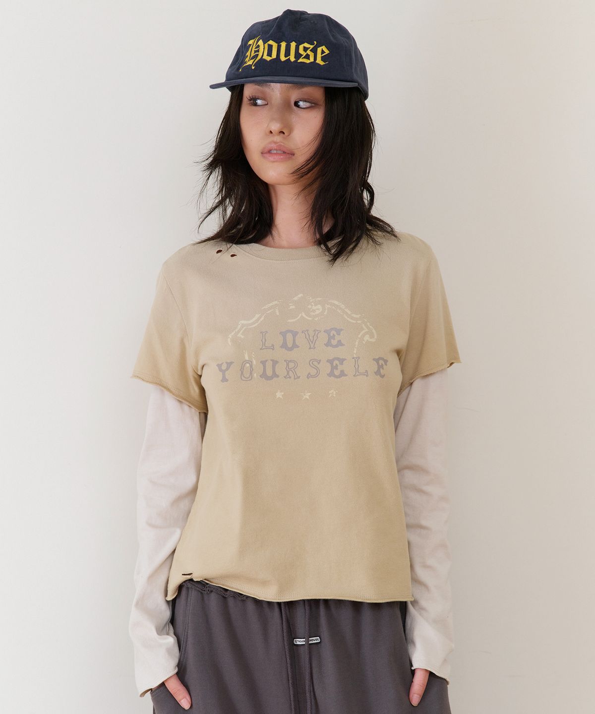 더바이닐하우스(THEVINYLHOUSE) YOURSELF LAYERED LS TEE SAND
