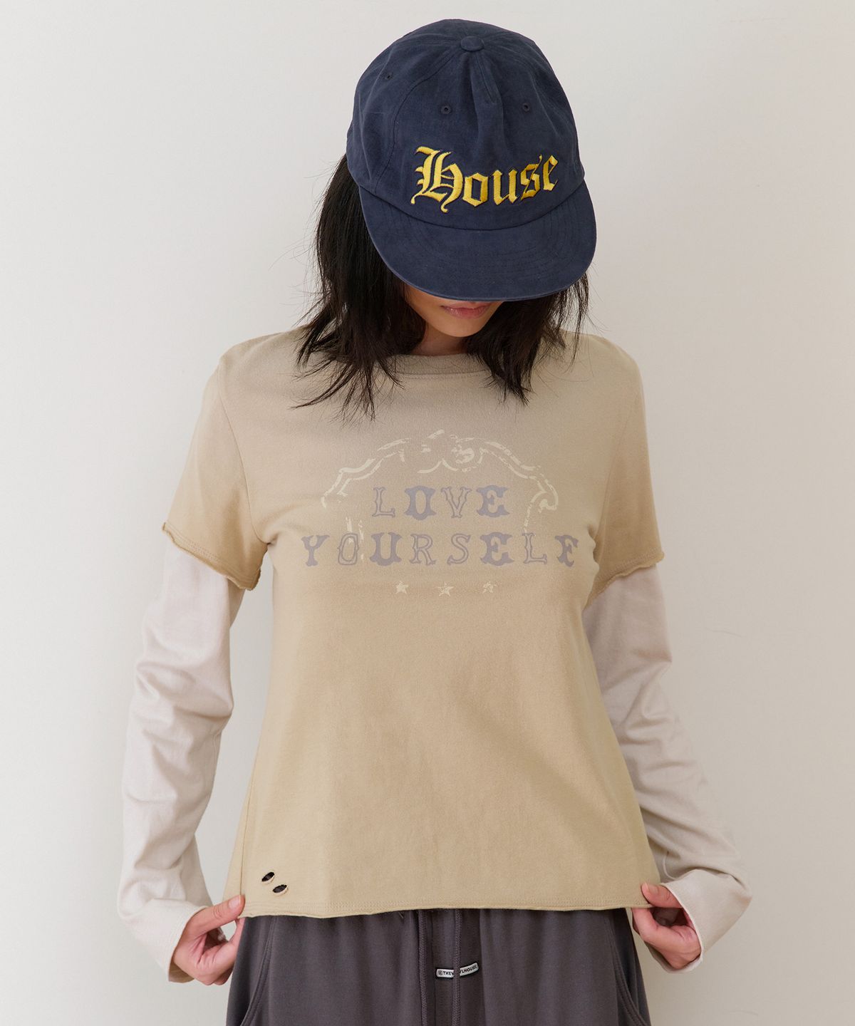 더바이닐하우스(THEVINYLHOUSE) YOURSELF LAYERED LS TEE SAND