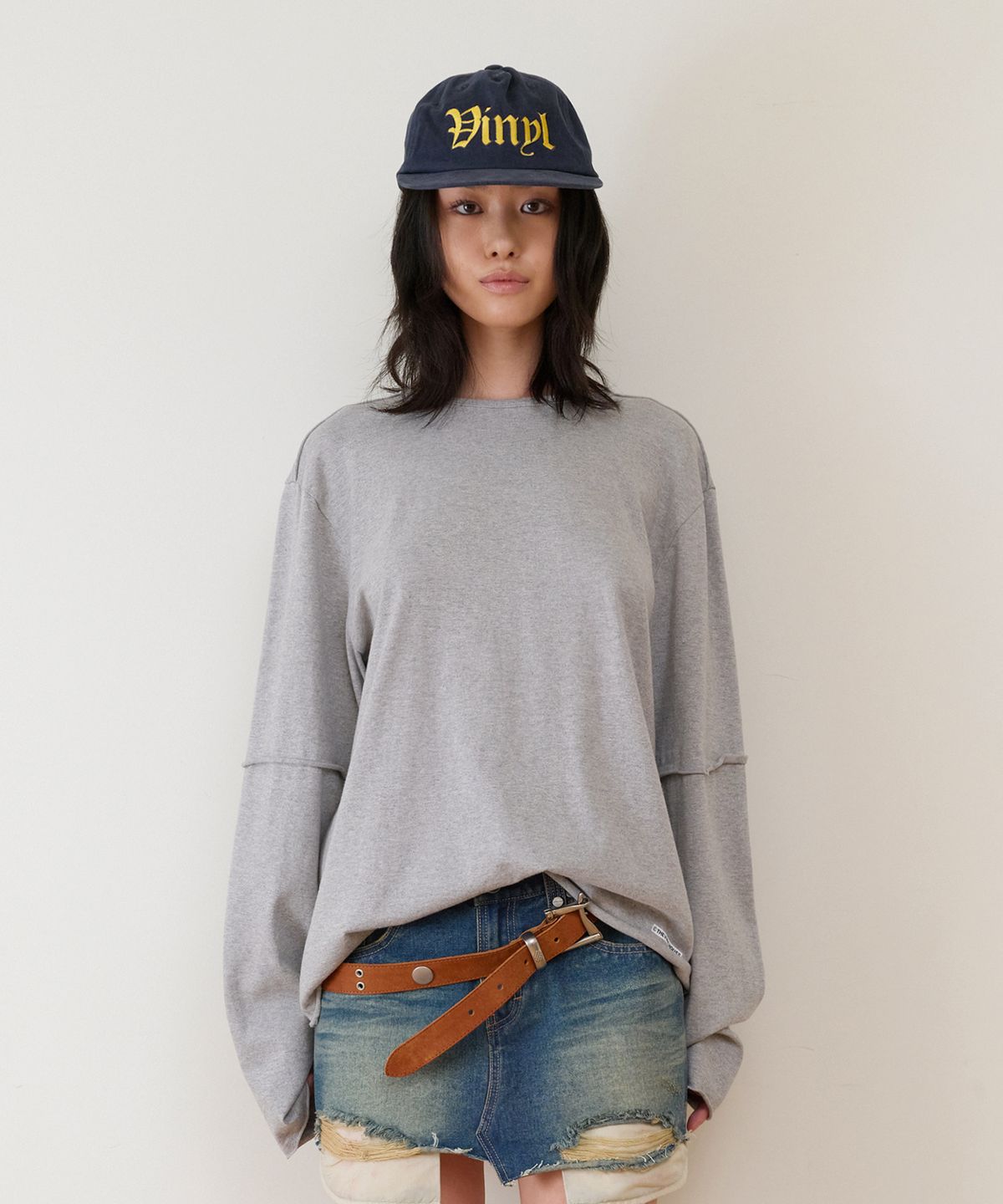 더바이닐하우스(THEVINYLHOUSE) CUT-OFF LAYERED LS TEE GREY