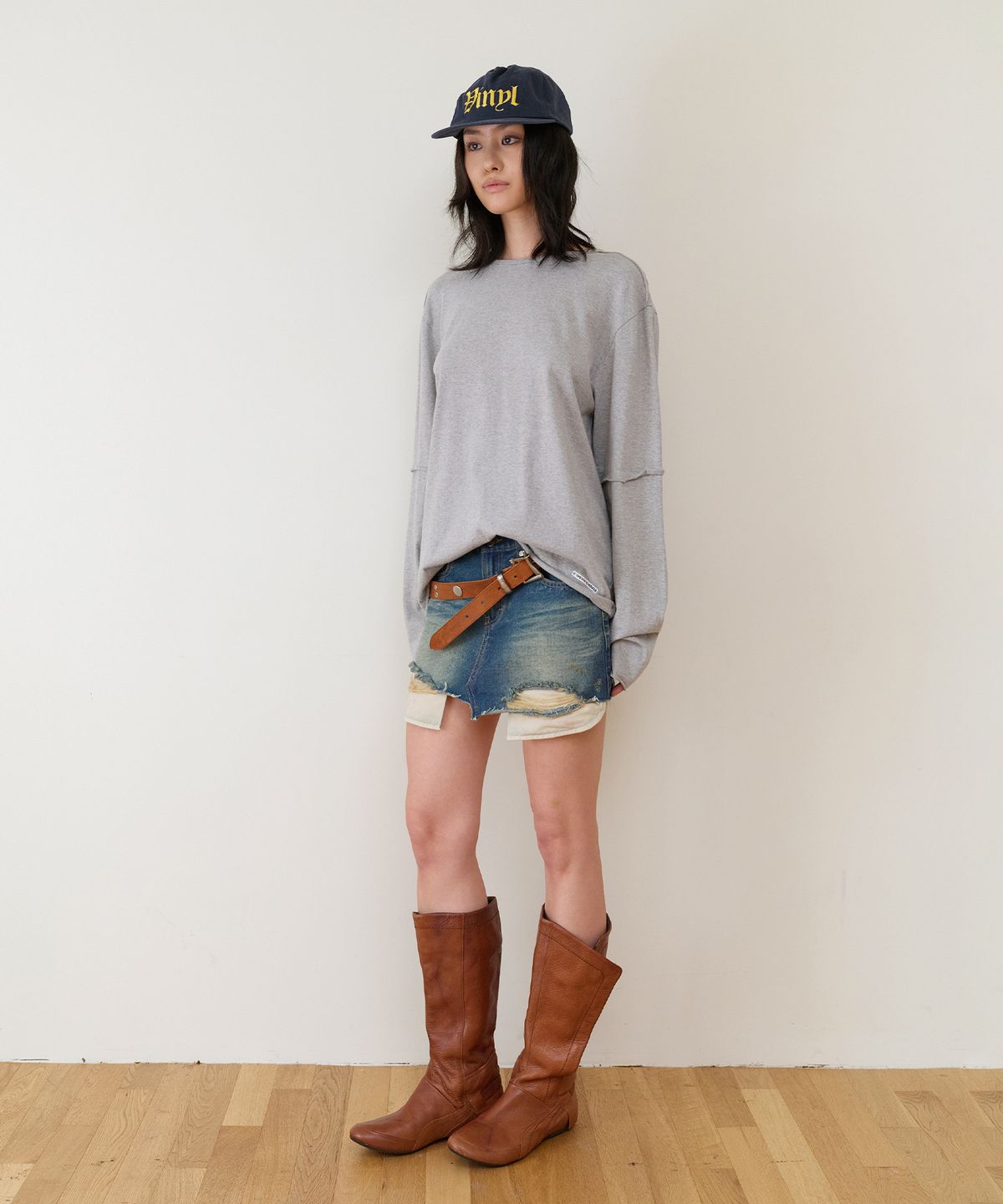더바이닐하우스(THEVINYLHOUSE) CUT-OFF LAYERED LS TEE GREY