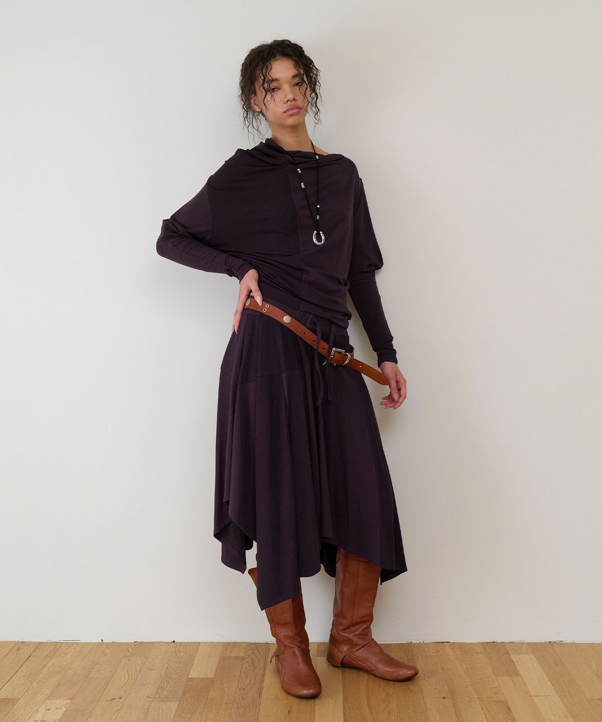 더바이닐하우스(THEVINYLHOUSE) TWISTED DRAPE TOP(W) PURPLE