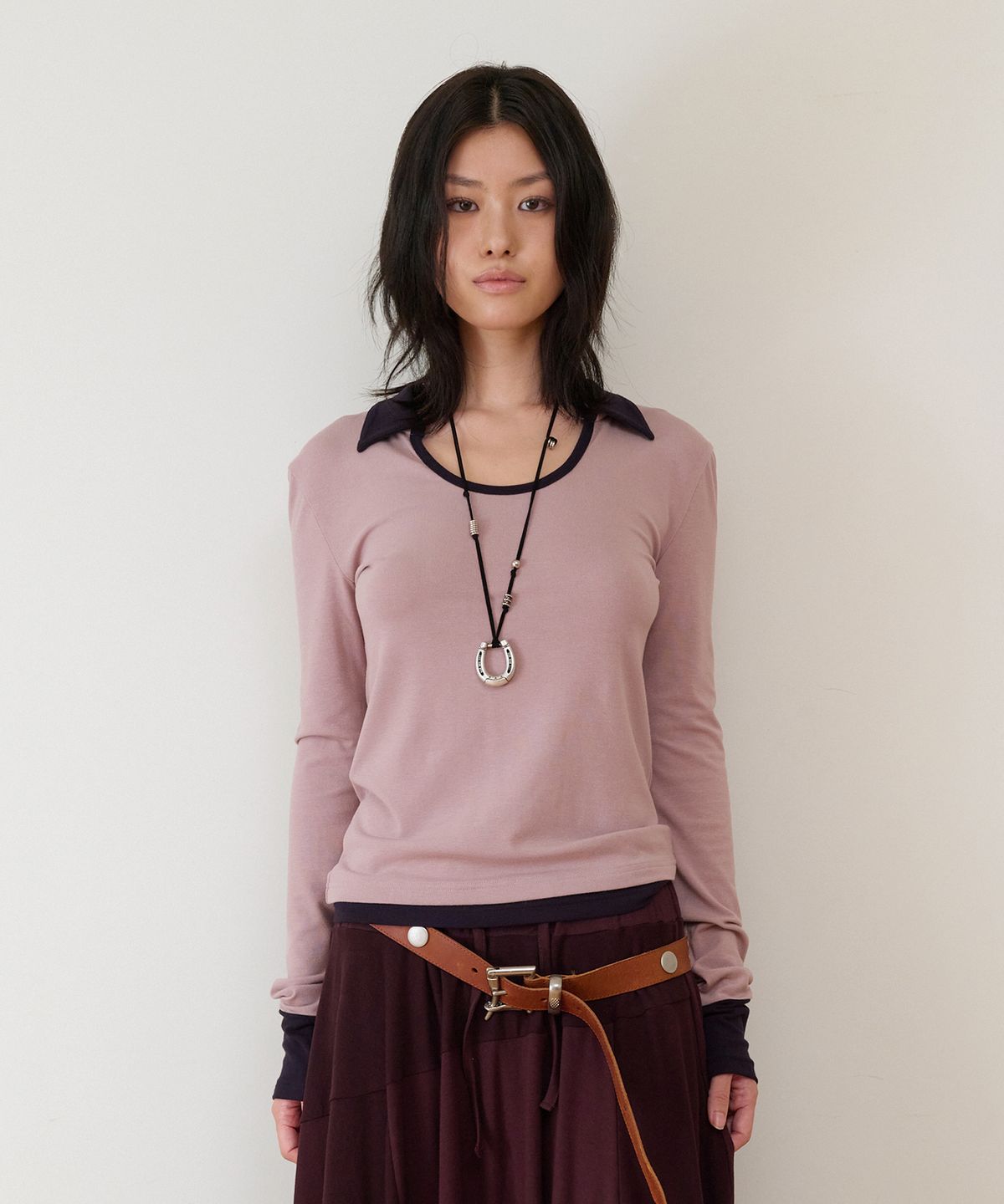 더바이닐하우스(THEVINYLHOUSE) U NECK COLLAR SLIM LS TEE(W) LIGHT PURPLE