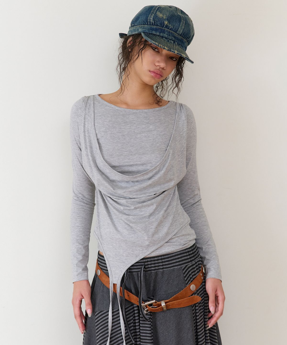 더바이닐하우스(THEVINYLHOUSE) DRAPED LAYERED LS TEE(W) GREY