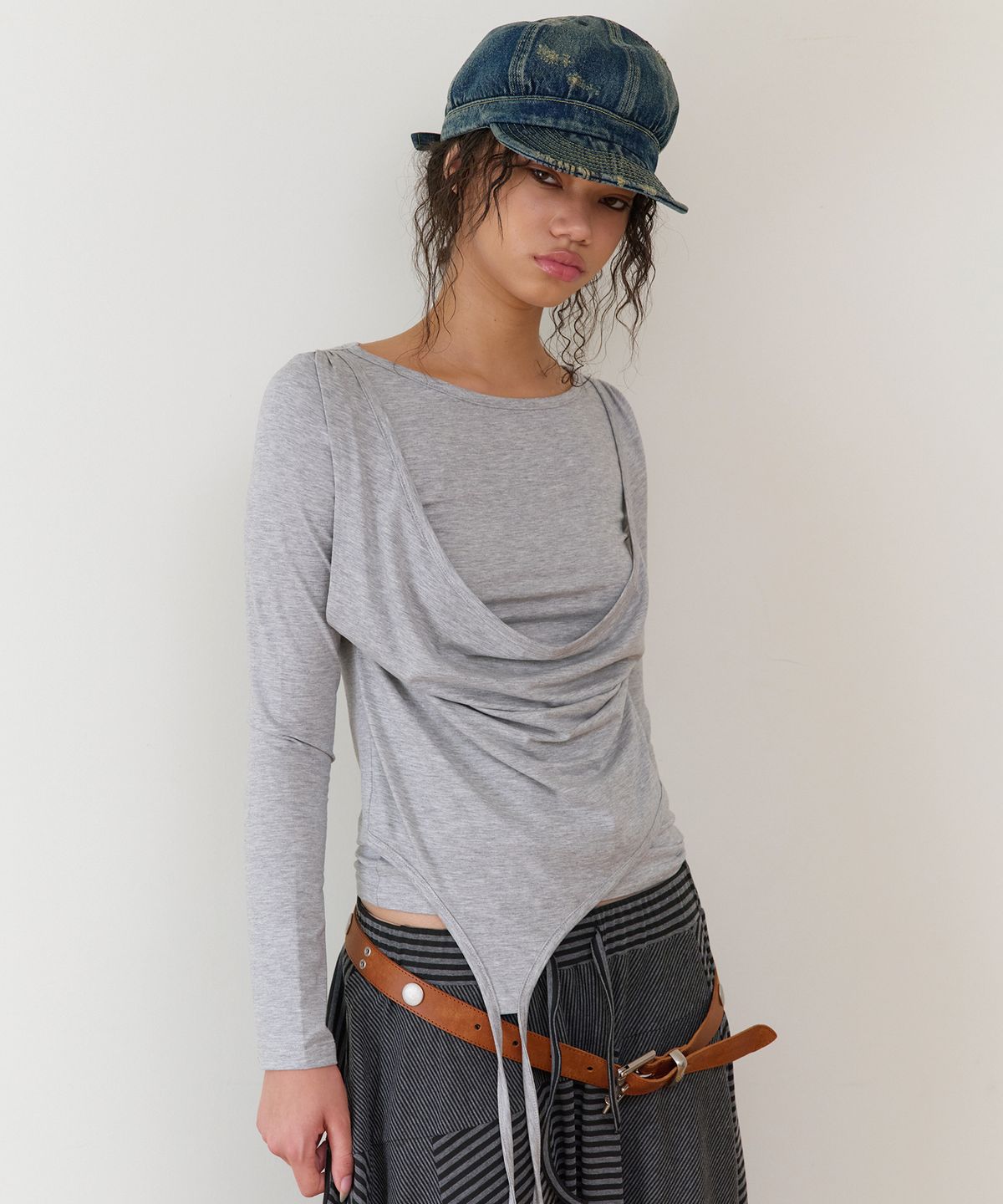 더바이닐하우스(THEVINYLHOUSE) DRAPED LAYERED LS TEE(W) GREY