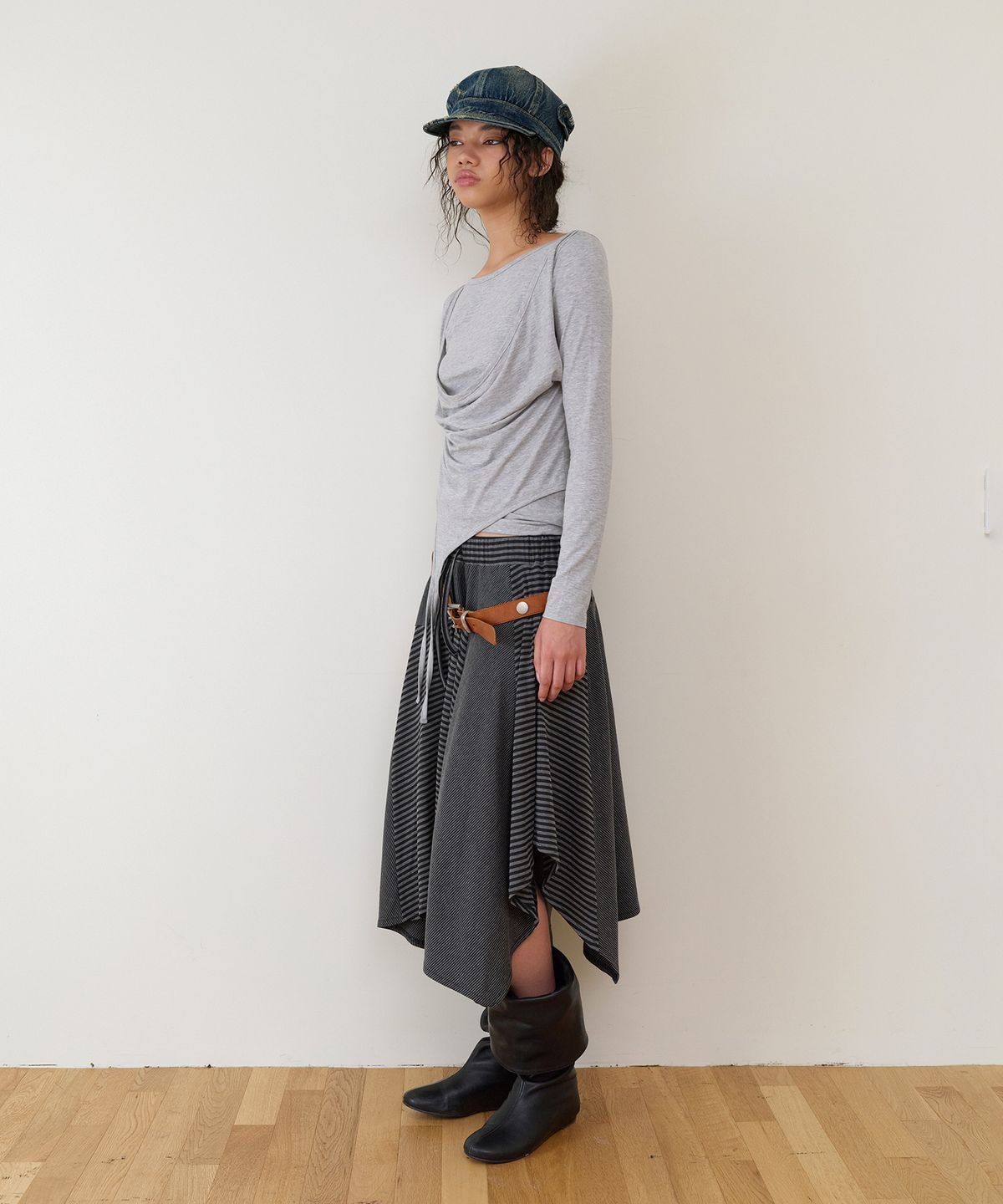더바이닐하우스(THEVINYLHOUSE) DRAPED LAYERED LS TEE(W) GREY