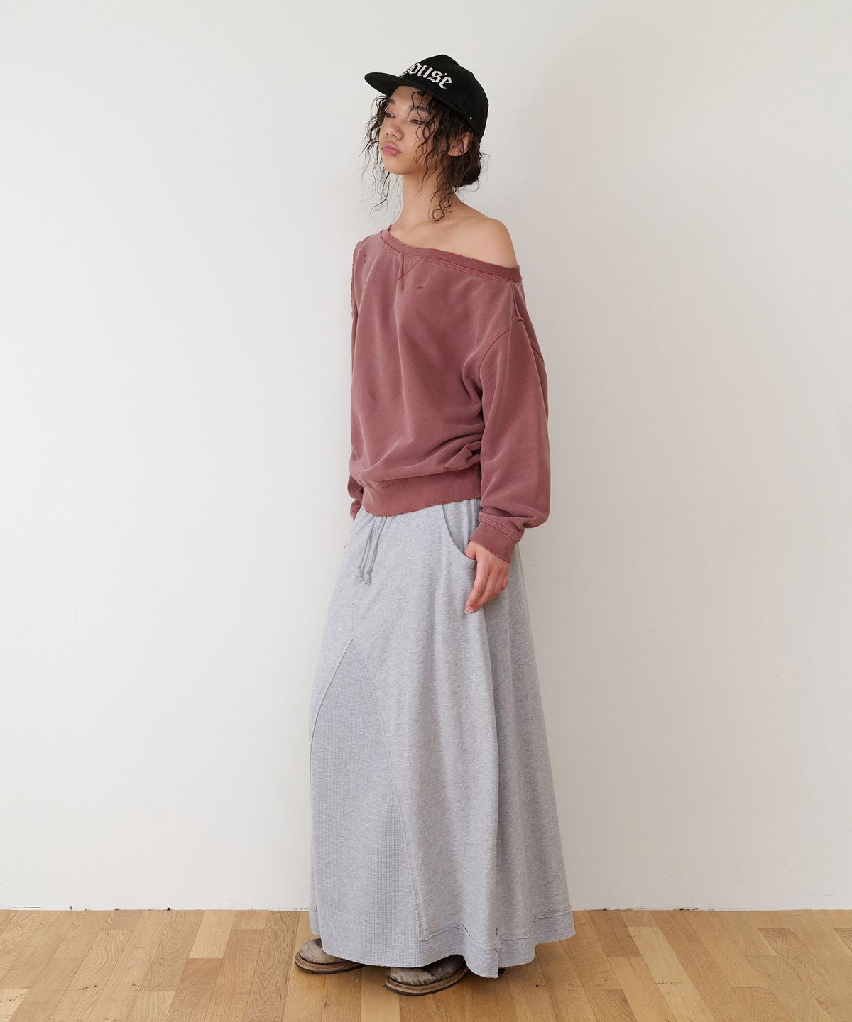 더바이닐하우스(THEVINYLHOUSE) OPEN SHOULDER SWEATSHIRTS(W) BRICK