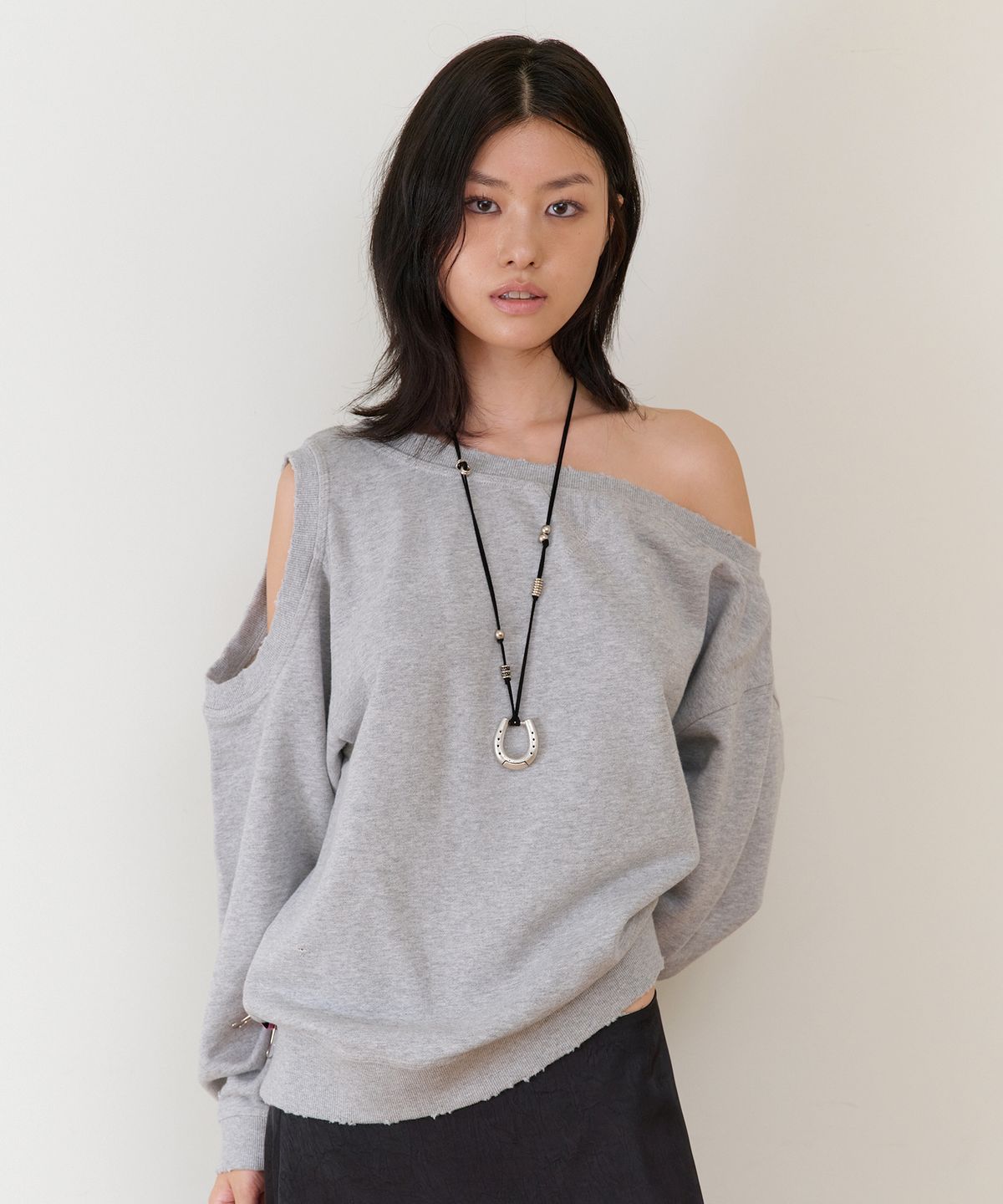 더바이닐하우스(THEVINYLHOUSE) OPEN SHOULDER SWEATSHIRTS(W) GREY