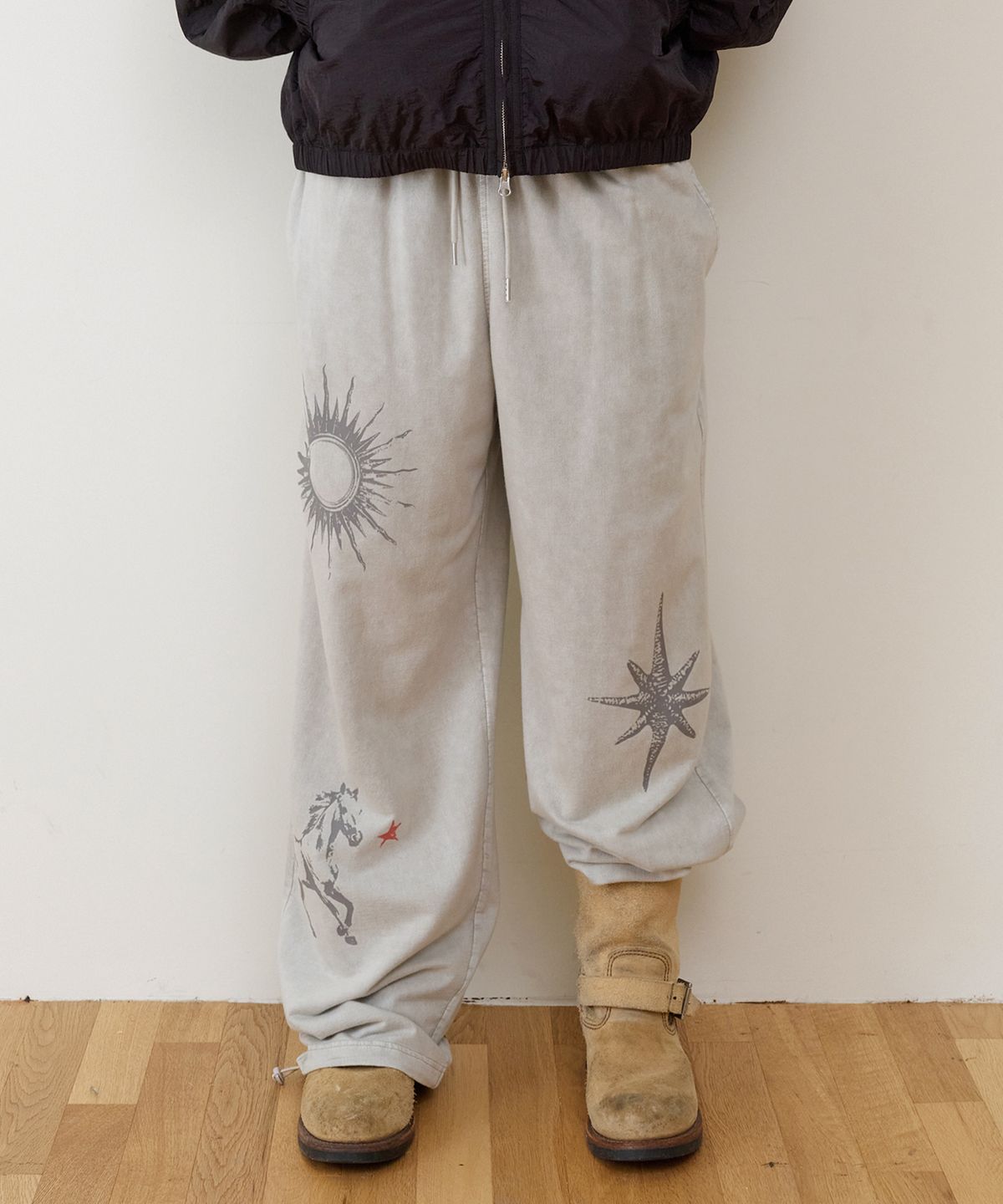 더바이닐하우스(THEVINYLHOUSE) RODEO WASHED SWEAT PANTS BEIGE