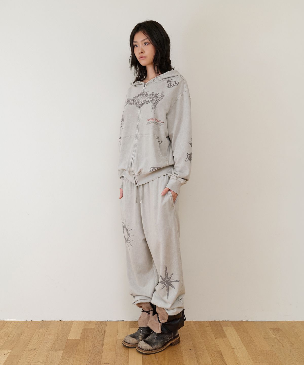 더바이닐하우스(THEVINYLHOUSE) RODEO WASHED SWEAT PANTS BEIGE