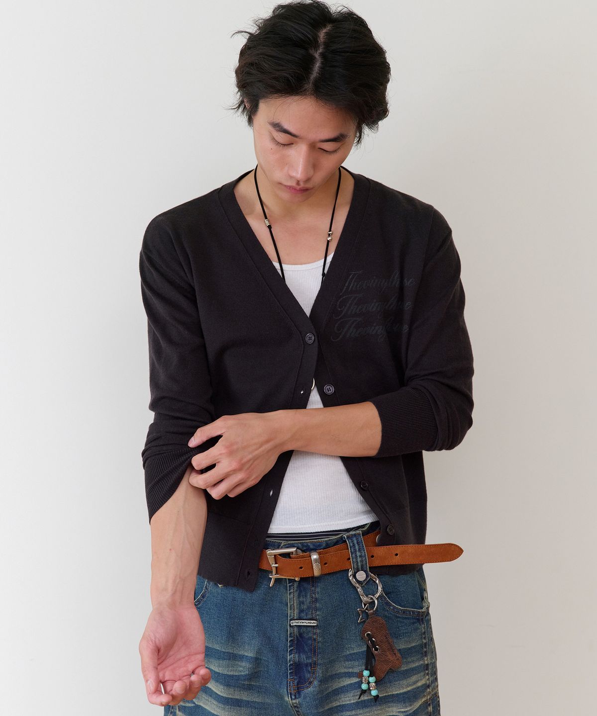 더바이닐하우스(THEVINYLHOUSE) BASIC V NECK CARDIGAN(W) BLACK