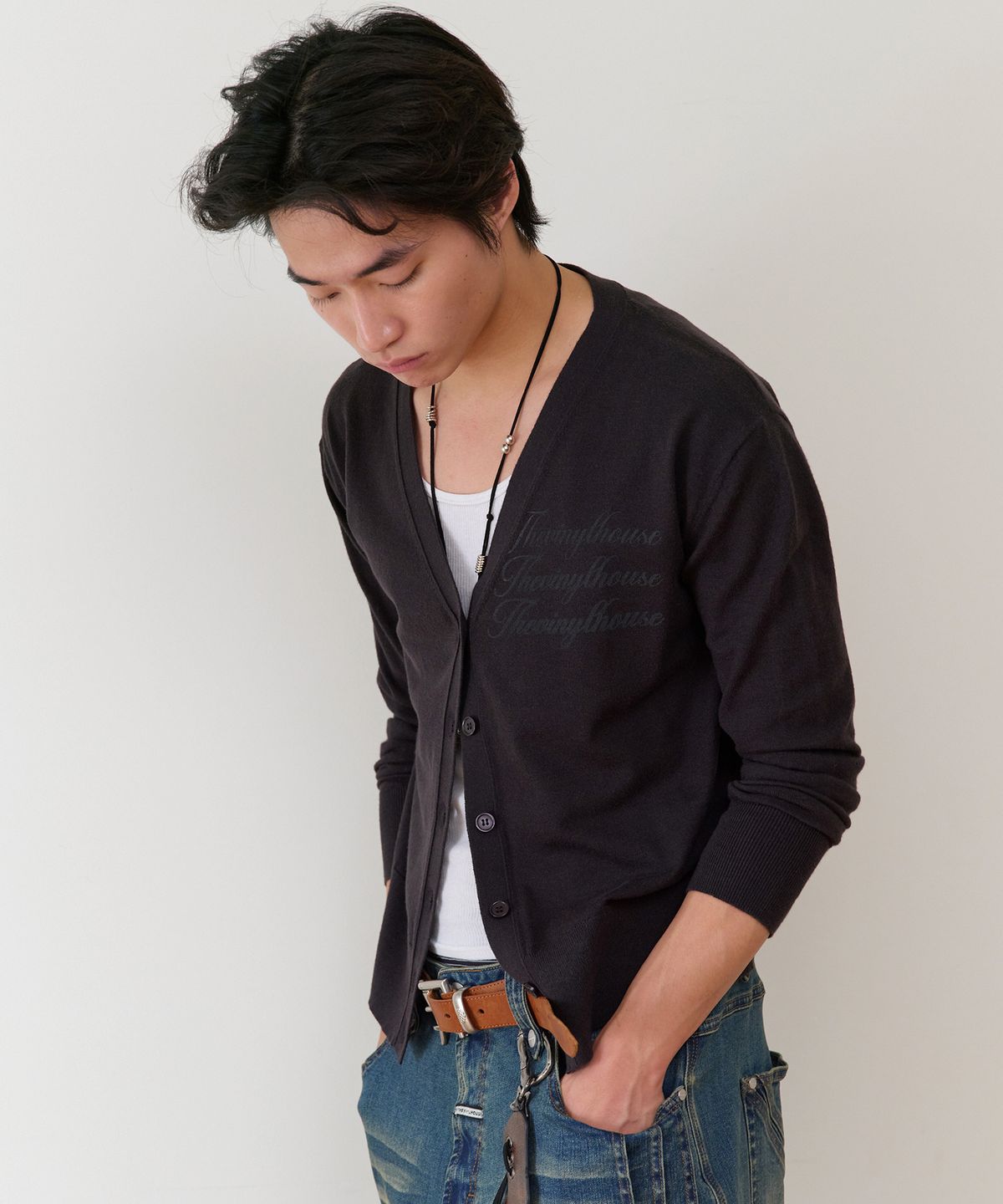 더바이닐하우스(THEVINYLHOUSE) BASIC V NECK CARDIGAN(W) BLACK