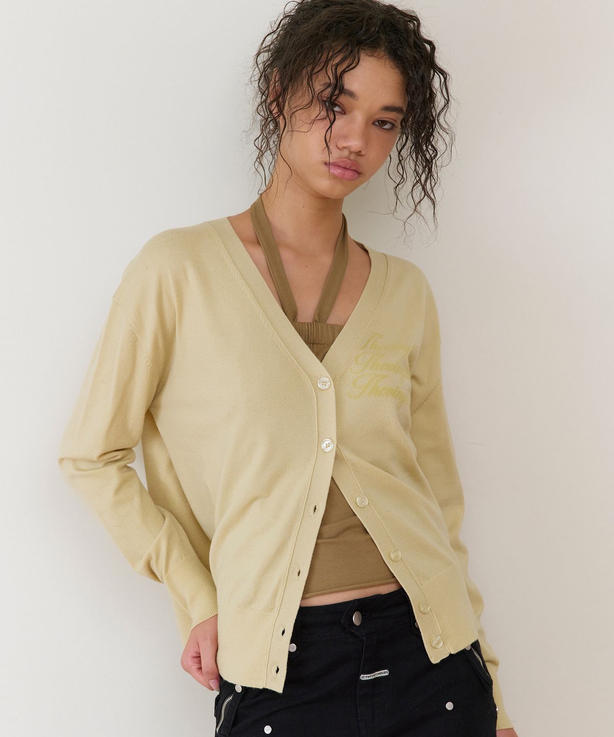 더바이닐하우스(THEVINYLHOUSE) BASIC V NECK CARDIGAN(W) YELLOW