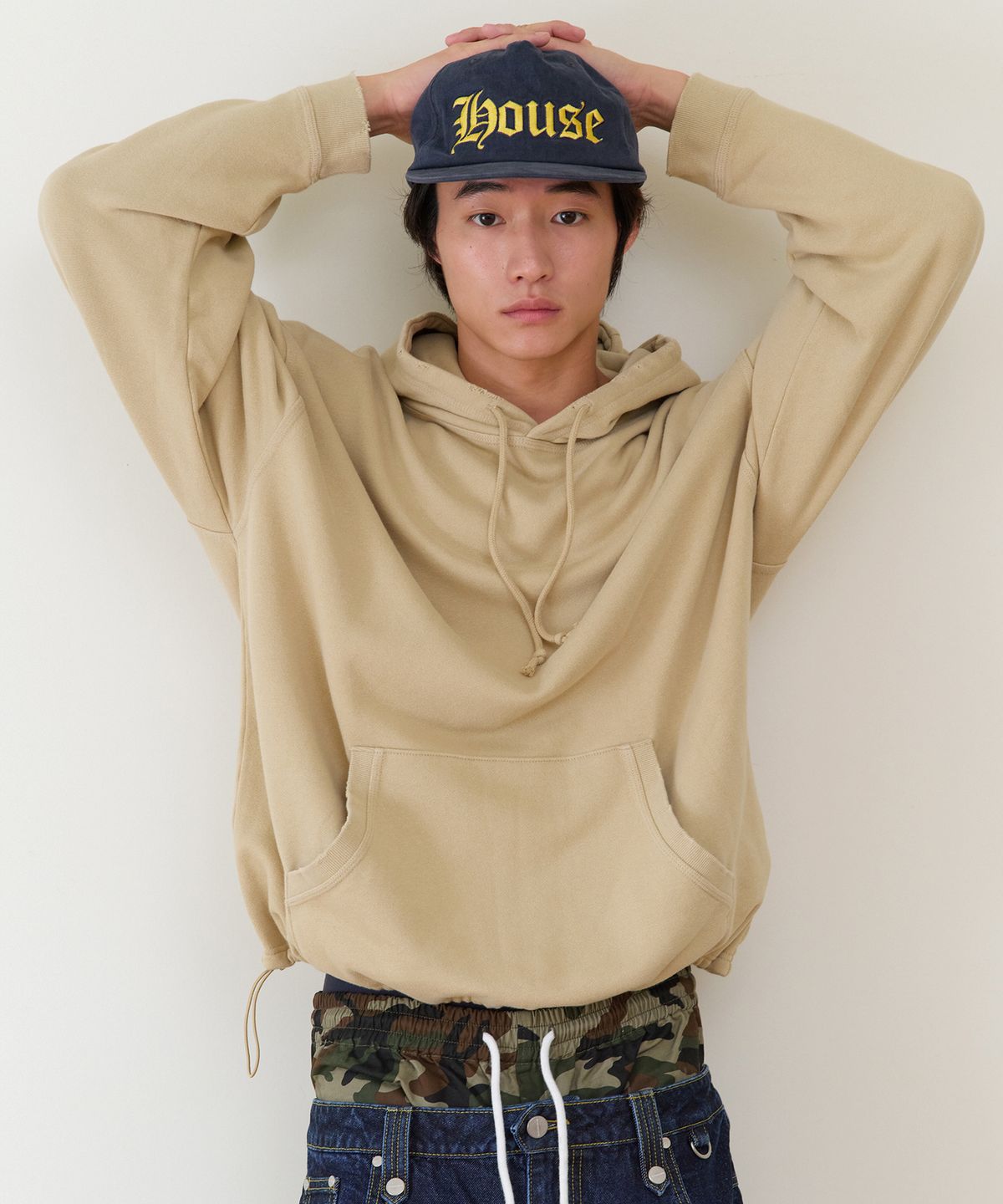 더바이닐하우스(THEVINYLHOUSE) STRING WASHED HOODIE SAND