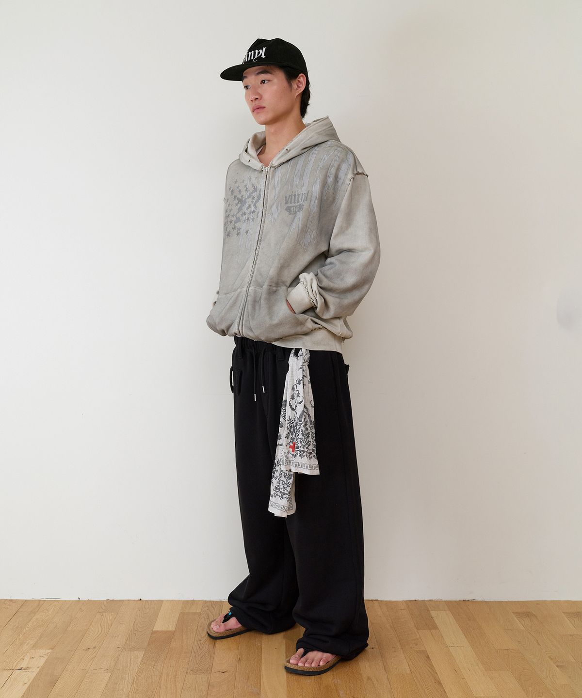더바이닐하우스(THEVINYLHOUSE) AMERICA HOODIE ZIP-UP BEIGE