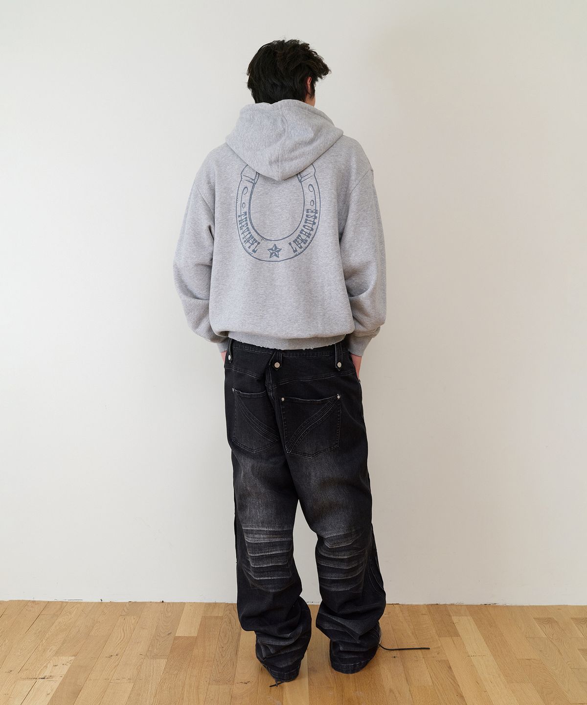 더바이닐하우스(THEVINYLHOUSE) LUCKY HOUSE HOODIE ZIP-UP GREY